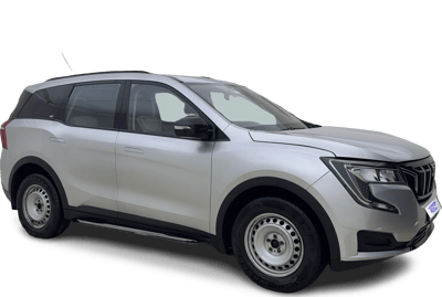 2022 Mahindra XUV700 - SUV - Petrol - Manual - ₹9.66 lakh