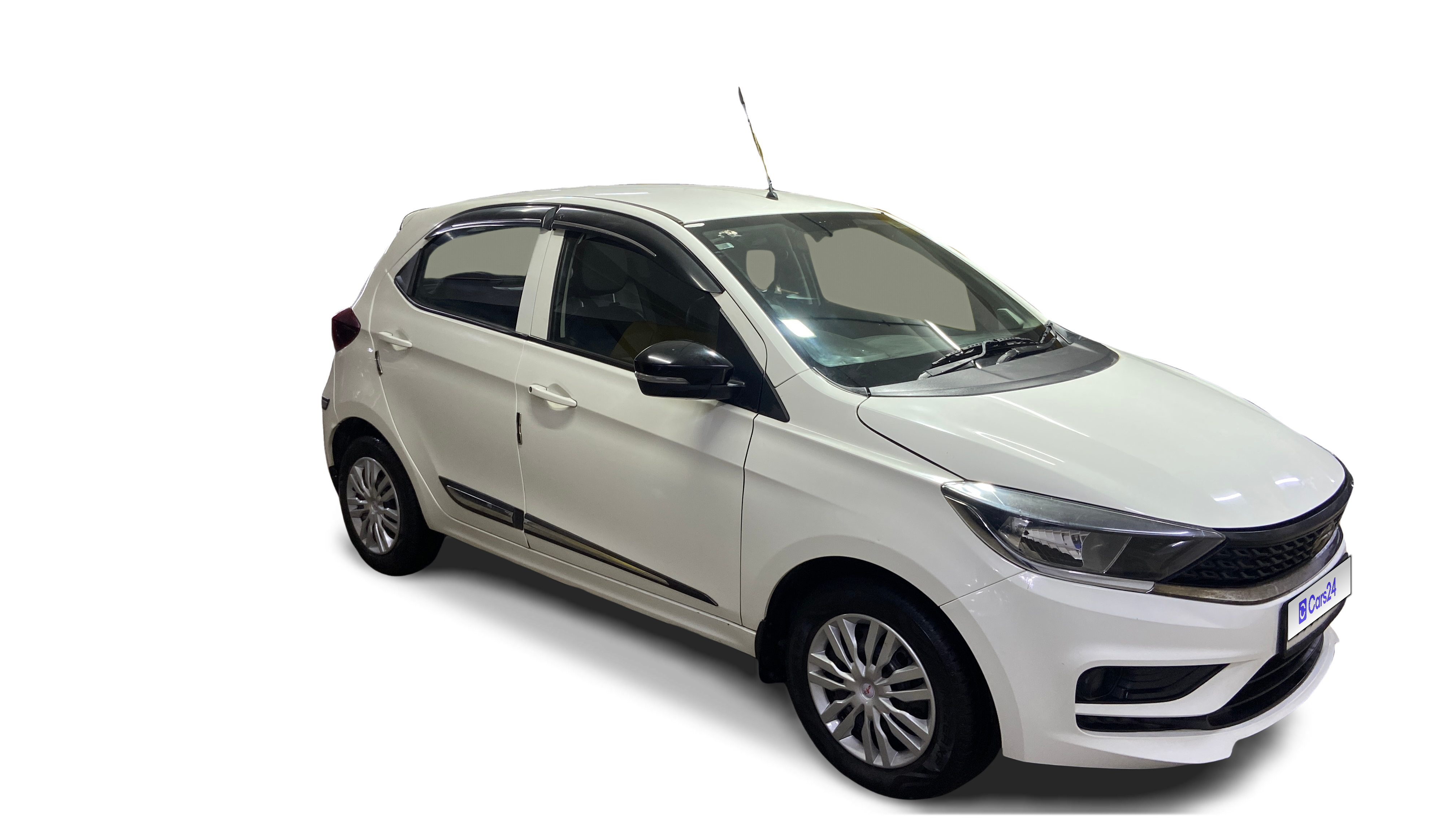 2022 Tata Tiago - Hatchback - Petrol - Manual - ₹4.05 lakh