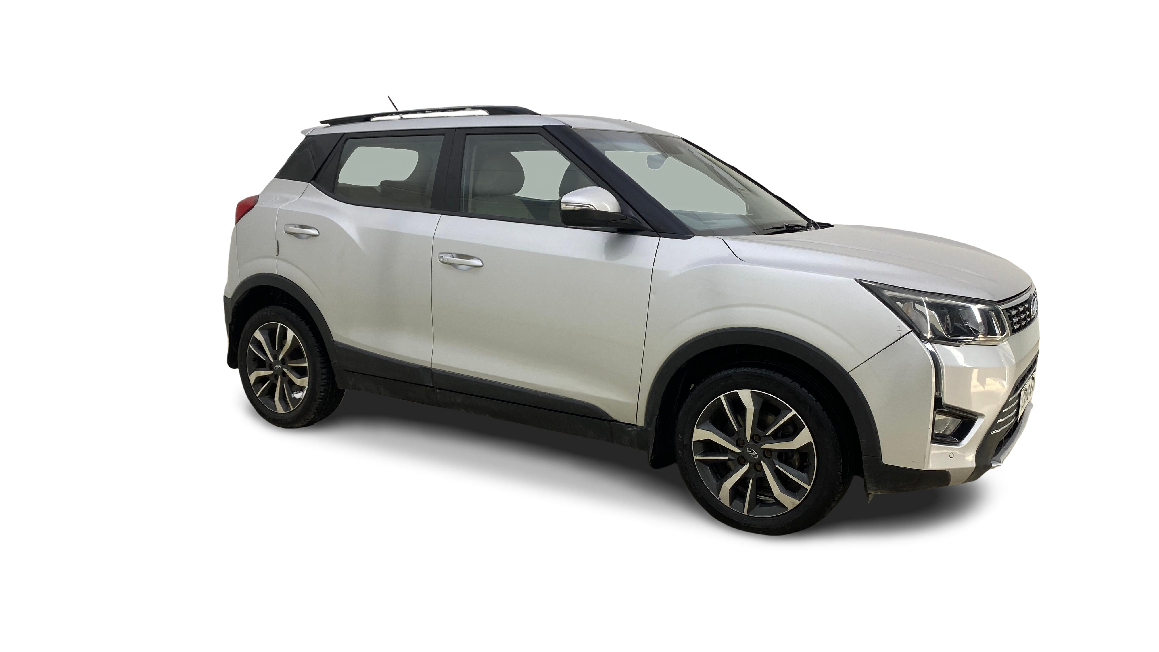 2021 Mahindra XUV300 - SUV - Diesel - Manual - ₹6.77 lakh