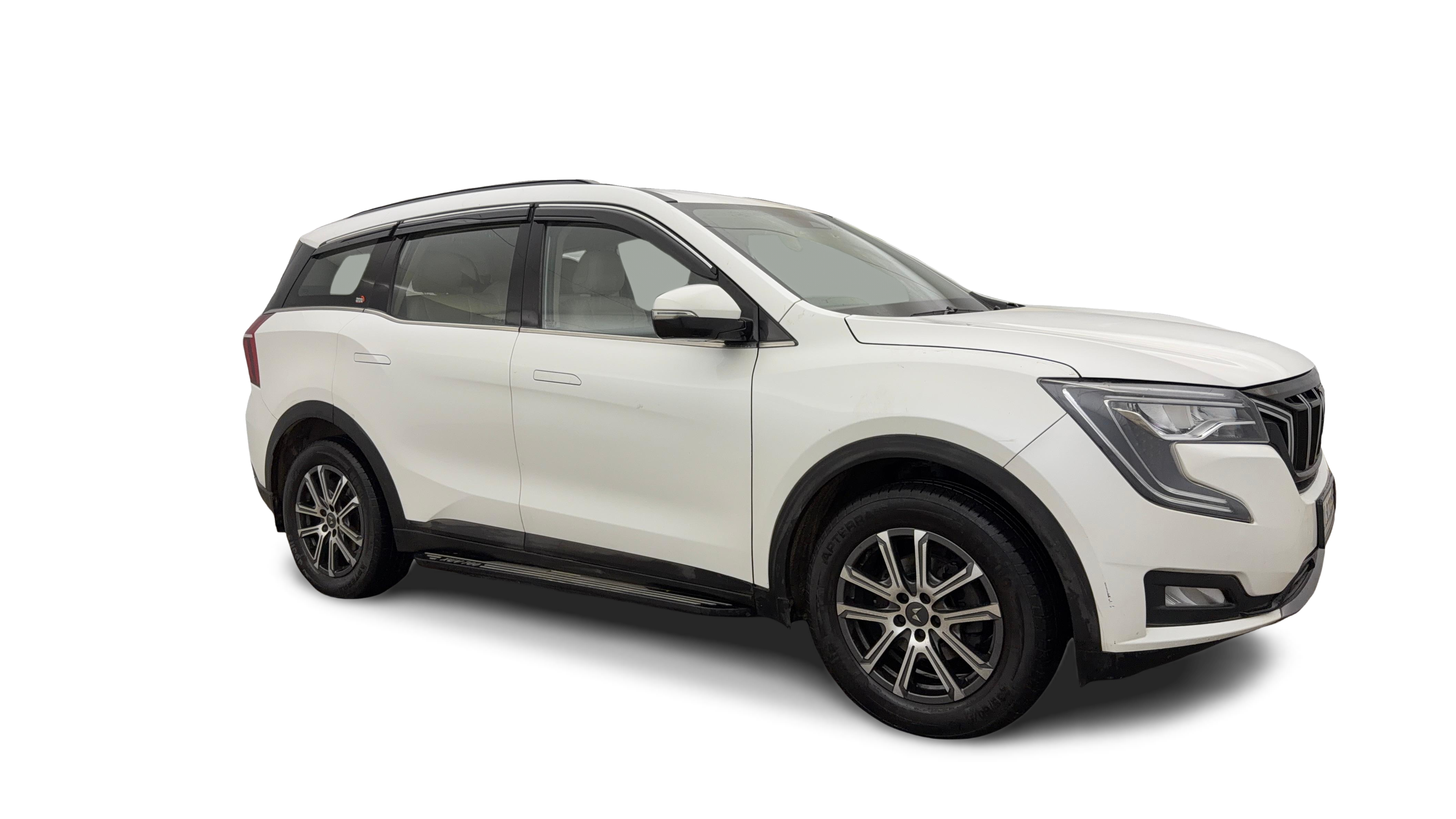 2021 Mahindra XUV700 - SUV - Petrol - Manual - ₹12.90 lakh