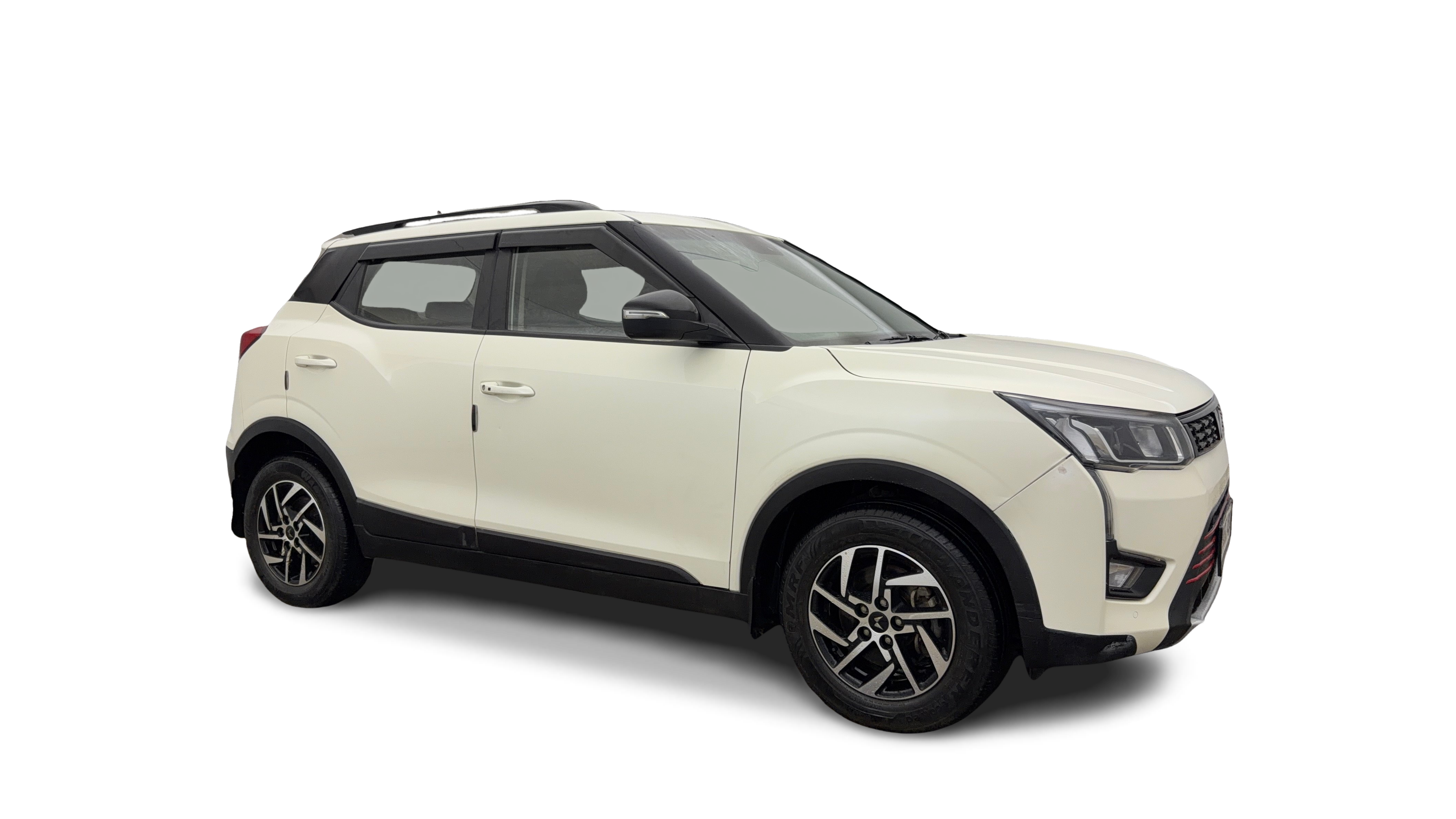 2022 Mahindra XUV300 - SUV - Petrol - Manual - ₹8.43 lakh