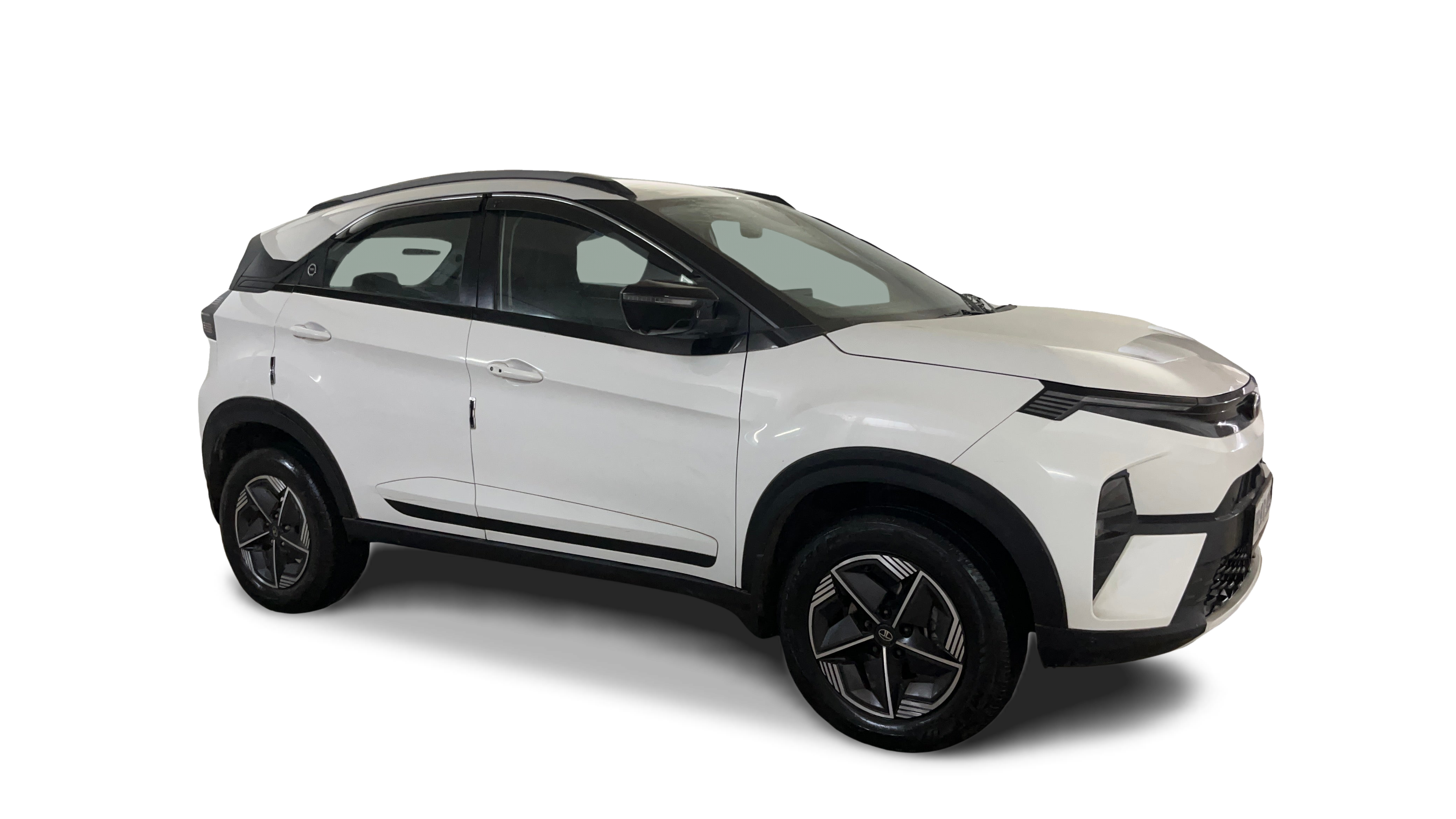 Tata NEXON-img
