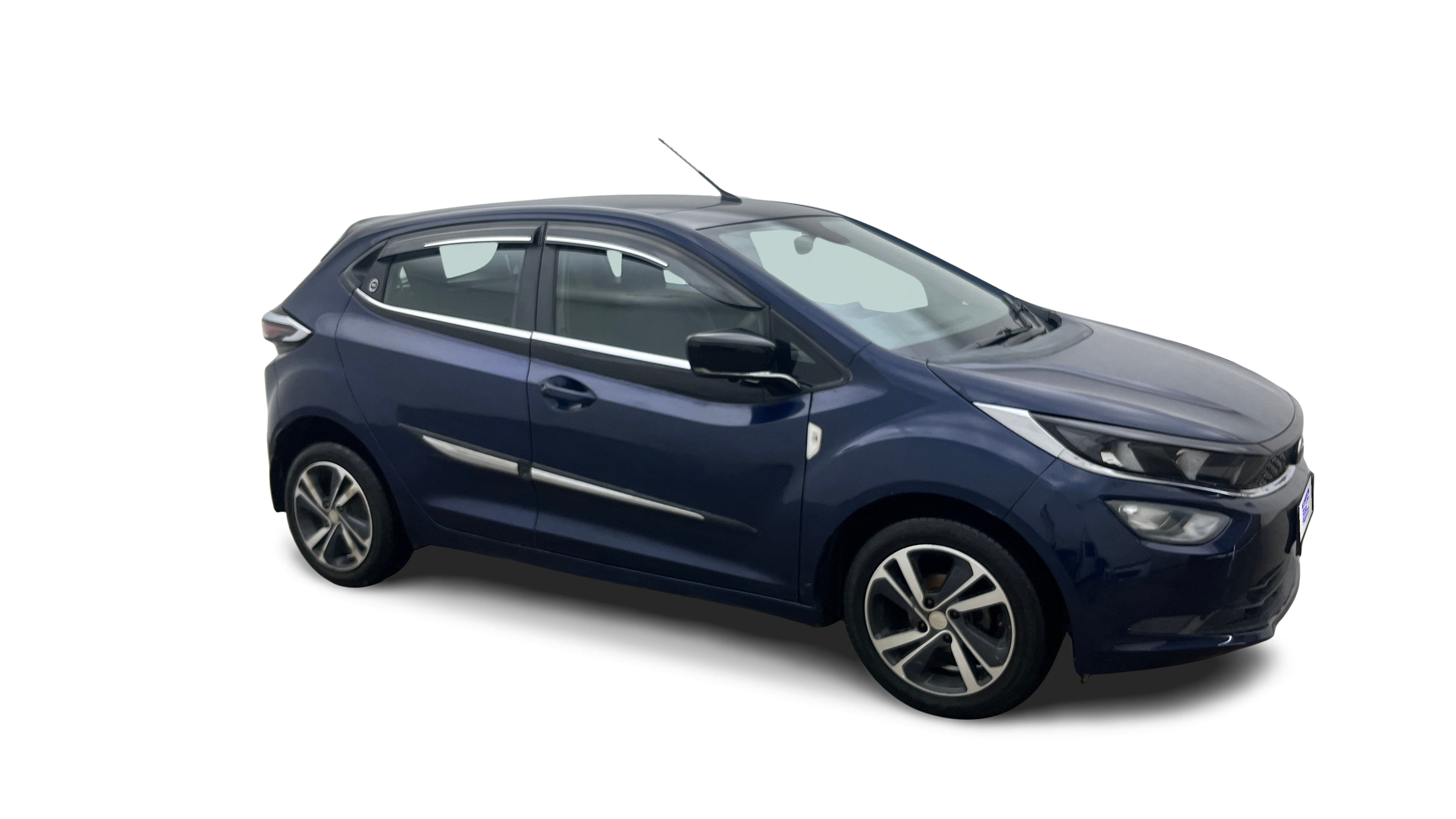 2023 Tata ALTROZ - Hatchback - Petrol - Manual - ₹7.64 lakh