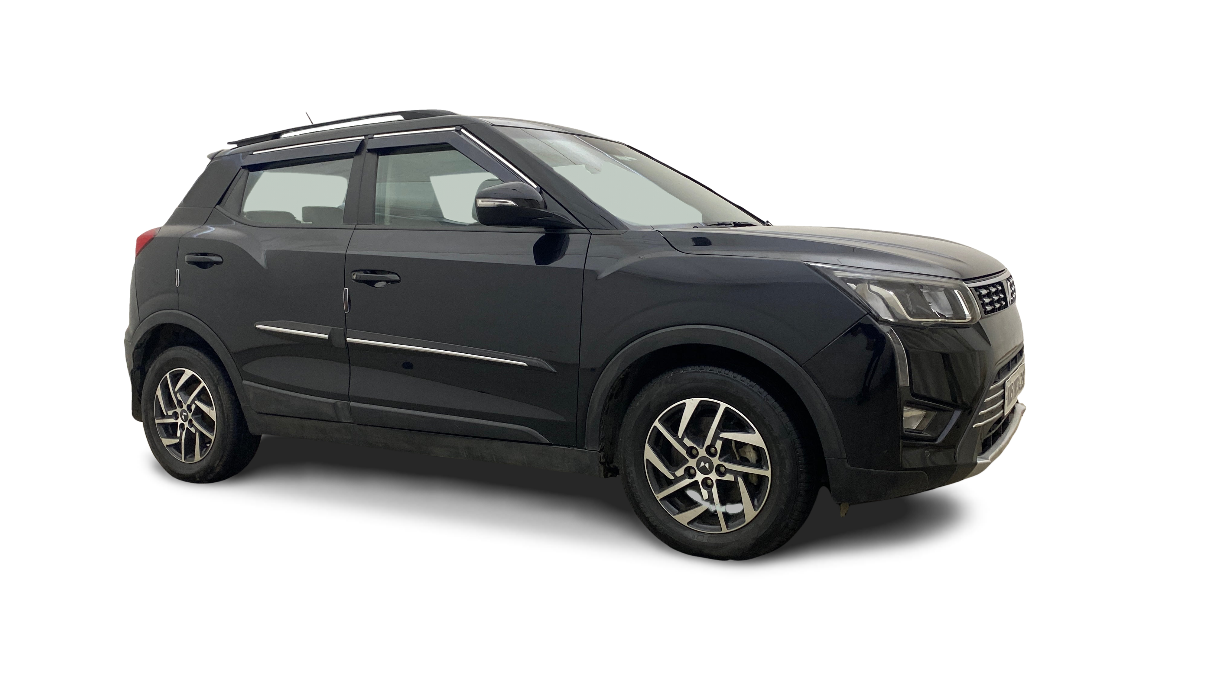 2022 Mahindra XUV300 - SUV - Petrol - Manual - ₹8.06 lakh