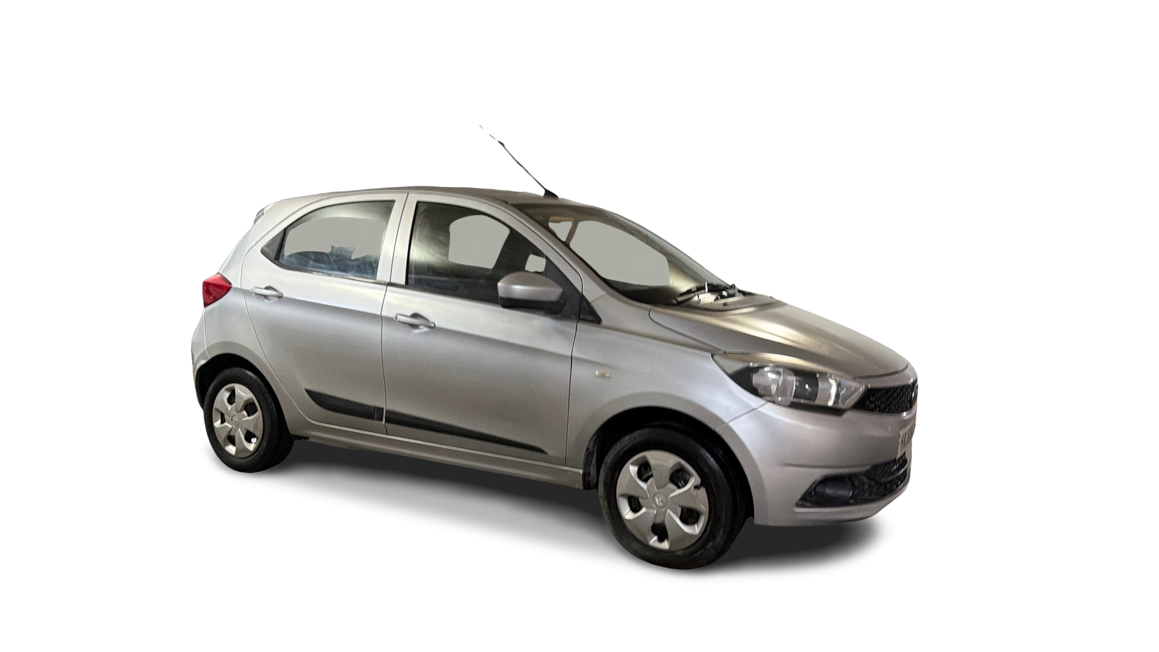2016 Tata Tiago - Hatchback - Petrol - Manual - ₹2.47 lakh