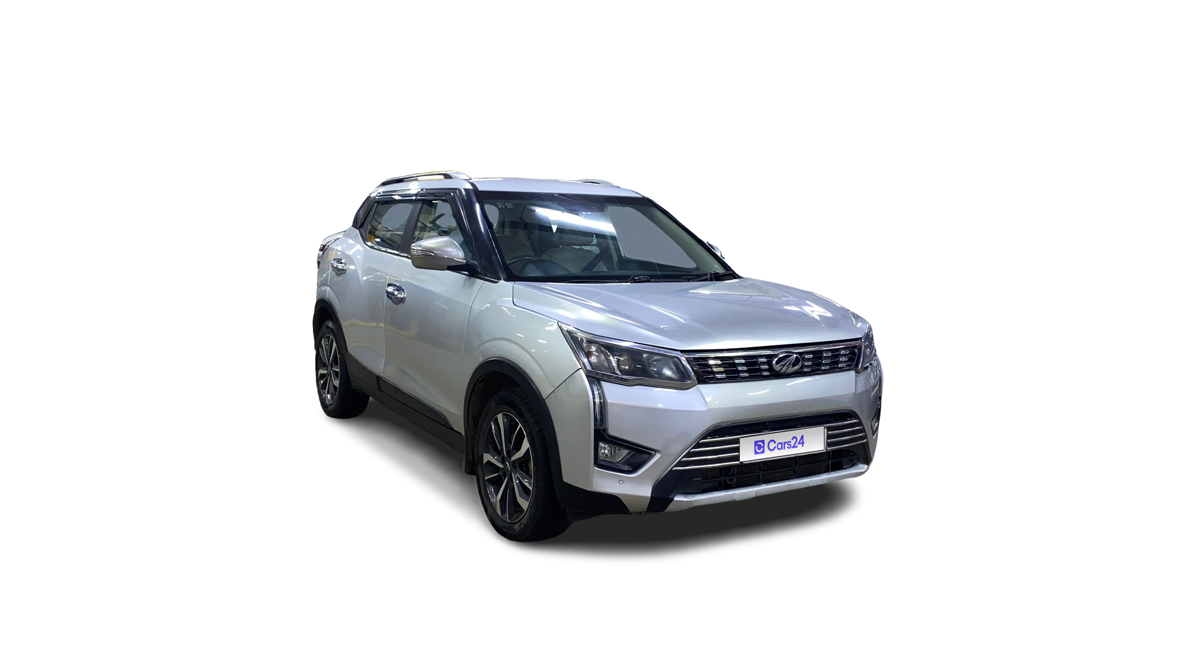 2019 Mahindra XUV300 - SUV - Petrol - Manual - ₹5.56 lakh