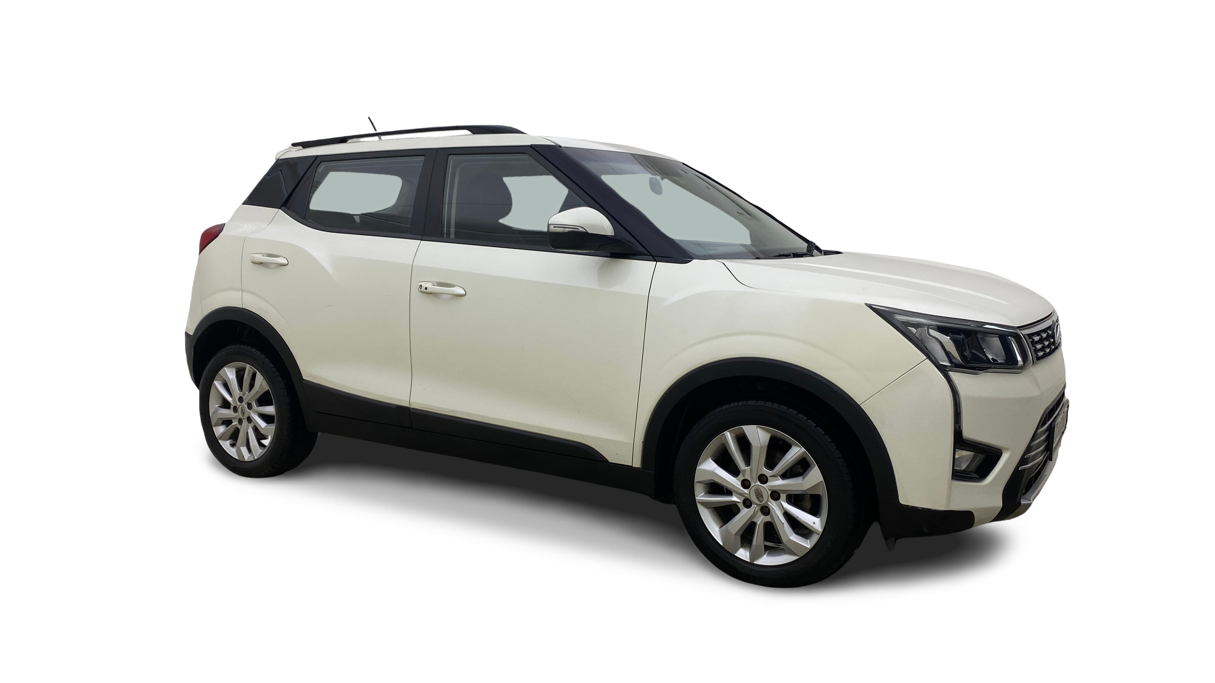 2020 Mahindra XUV300 - SUV - Diesel - Manual - ₹7.75 lakh