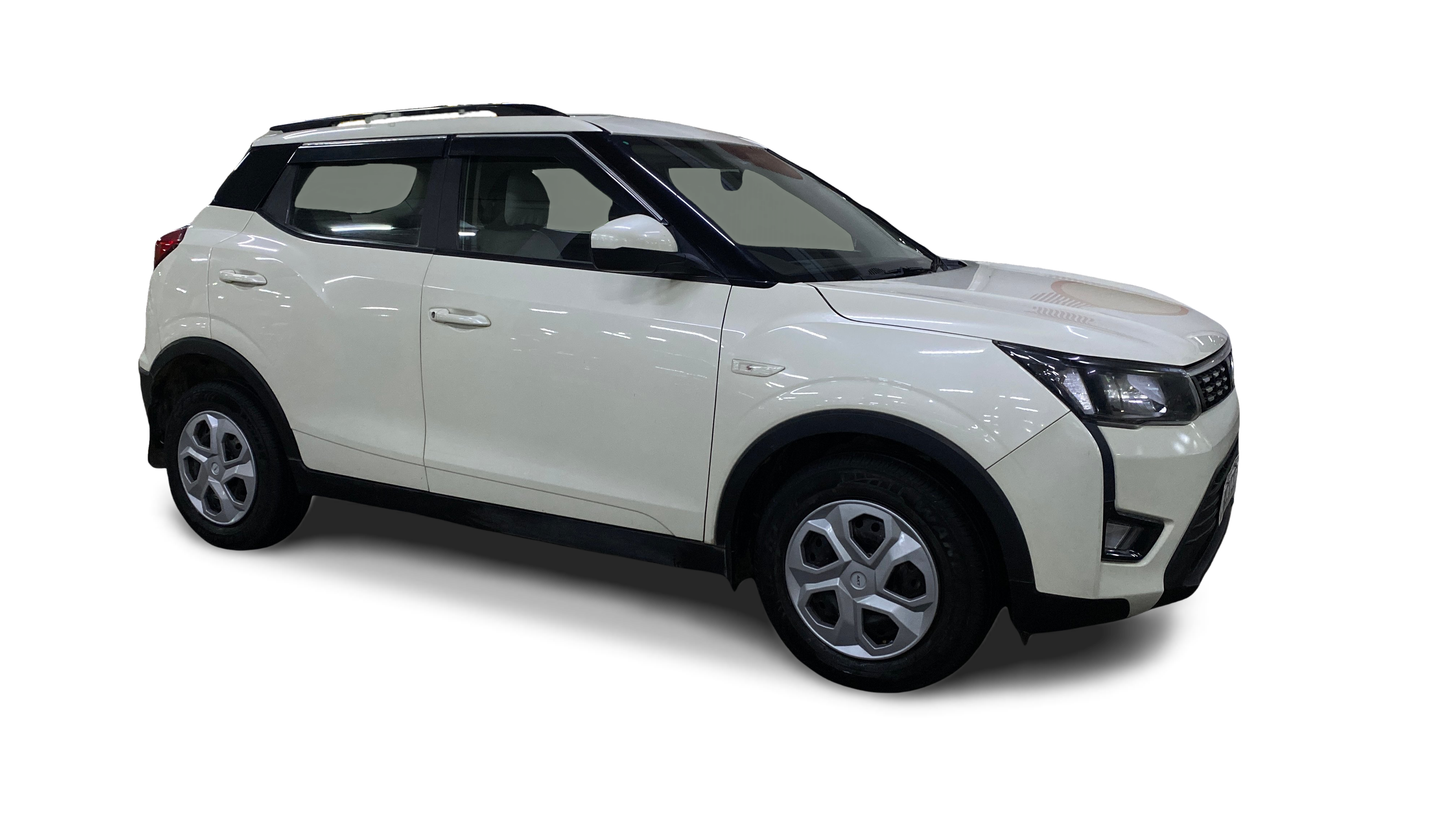 2023 Mahindra XUV300 - SUV - Petrol - Manual - ₹7.22 lakh