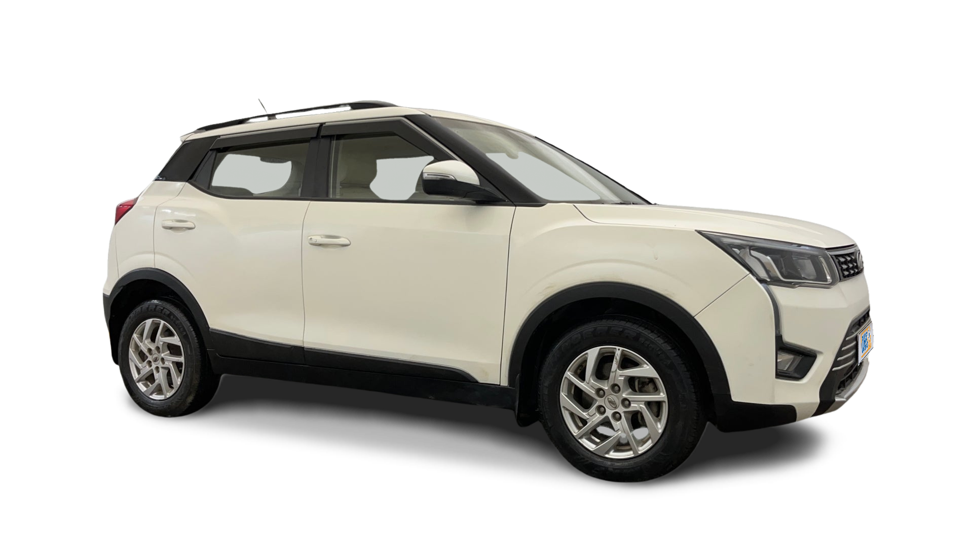 2022 Mahindra XUV300 - SUV - Petrol - Manual - ₹5.64 lakh