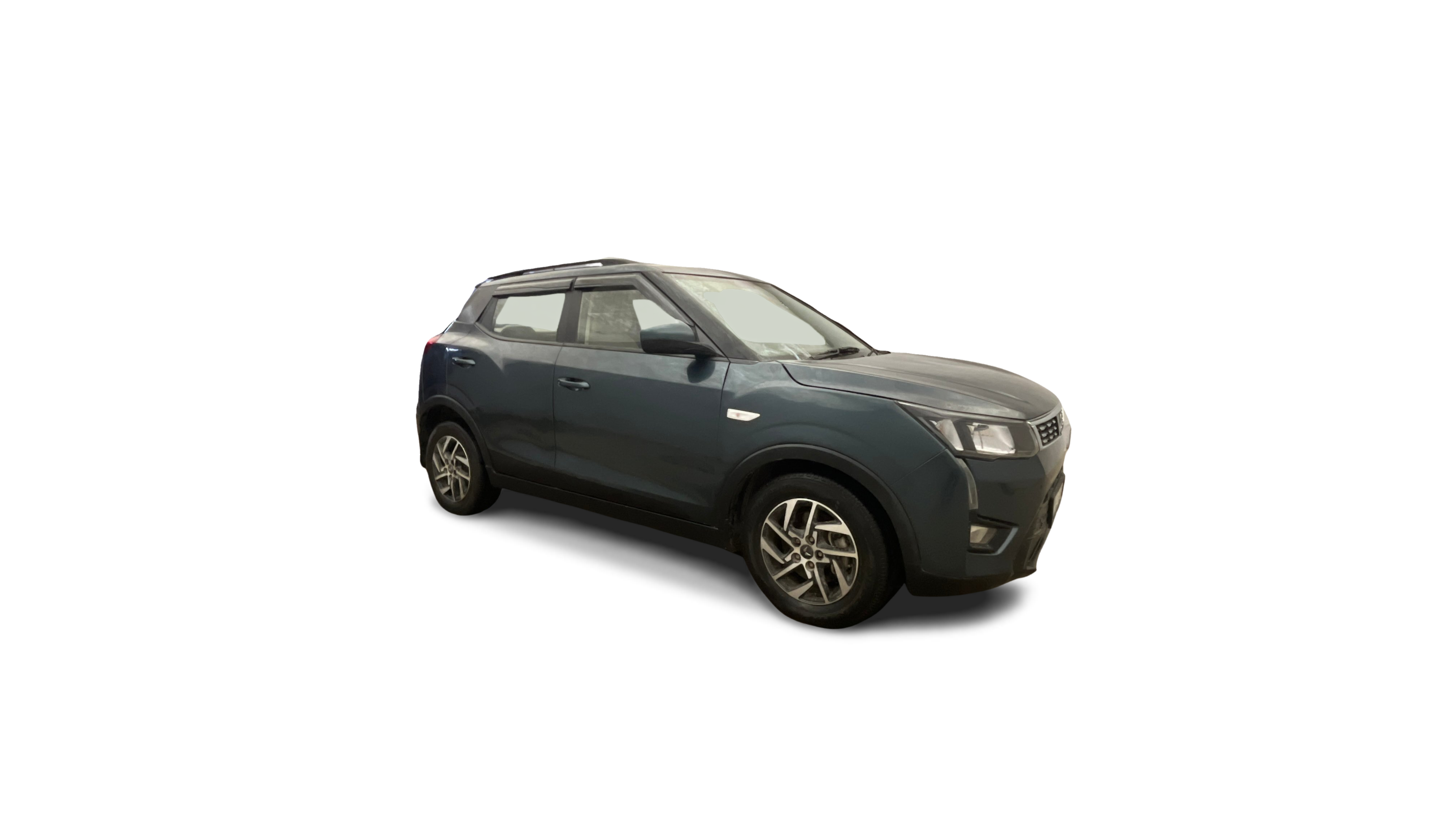2024 Mahindra XUV300 - SUV - Petrol - Manual - ₹7.20 lakh
