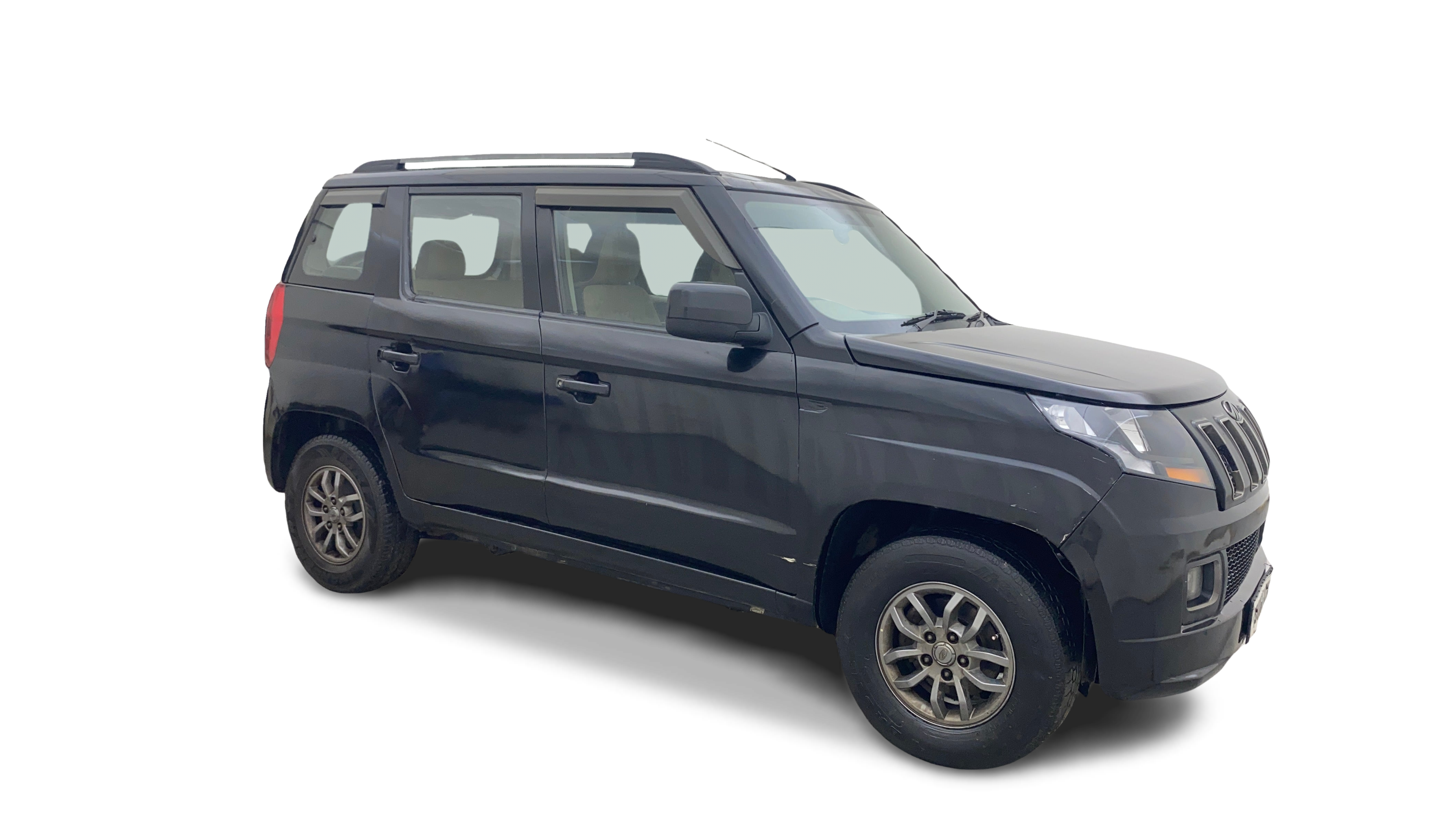 Mahindra TUV300-img