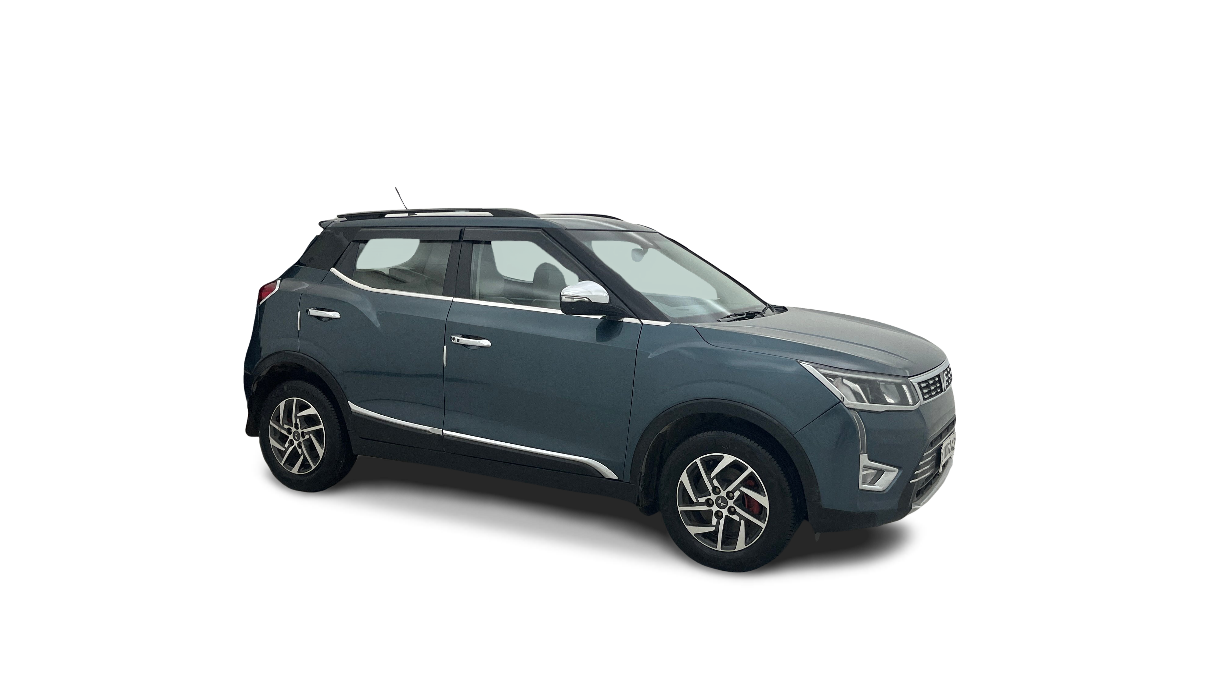 2022 Mahindra XUV300 - SUV - Diesel - Automatic - ₹9.30 lakh