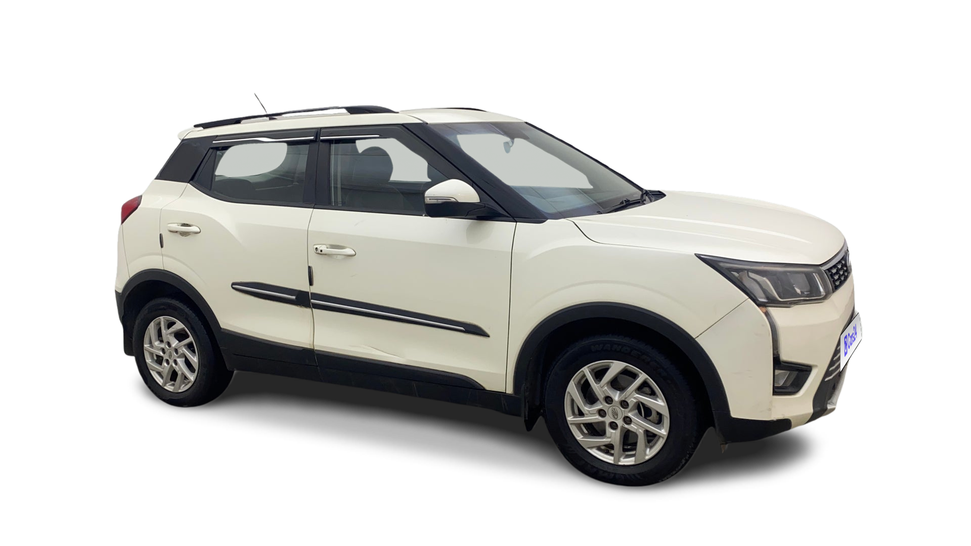 Mahindra XUV300-img