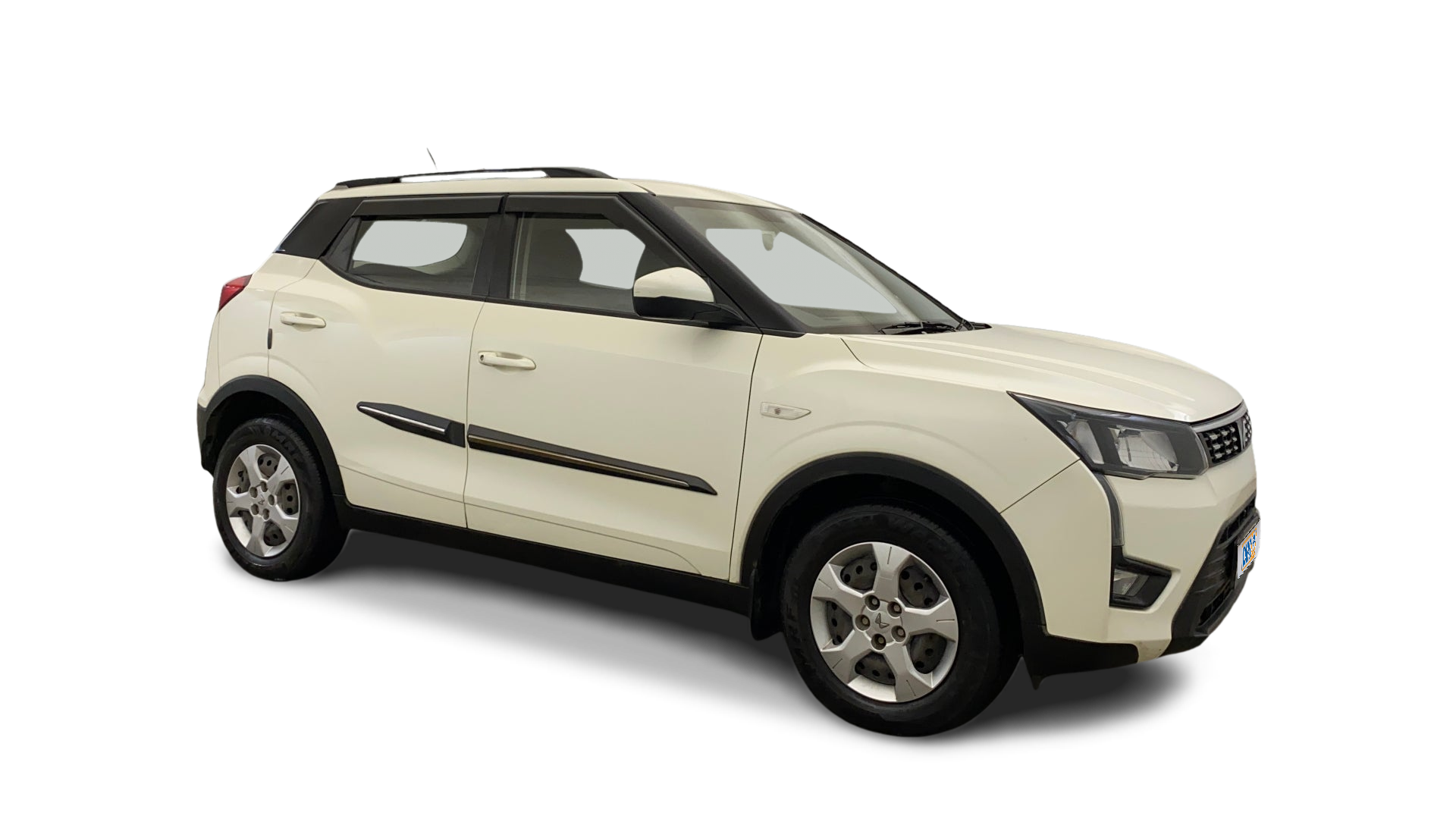 Mahindra XUV300-img