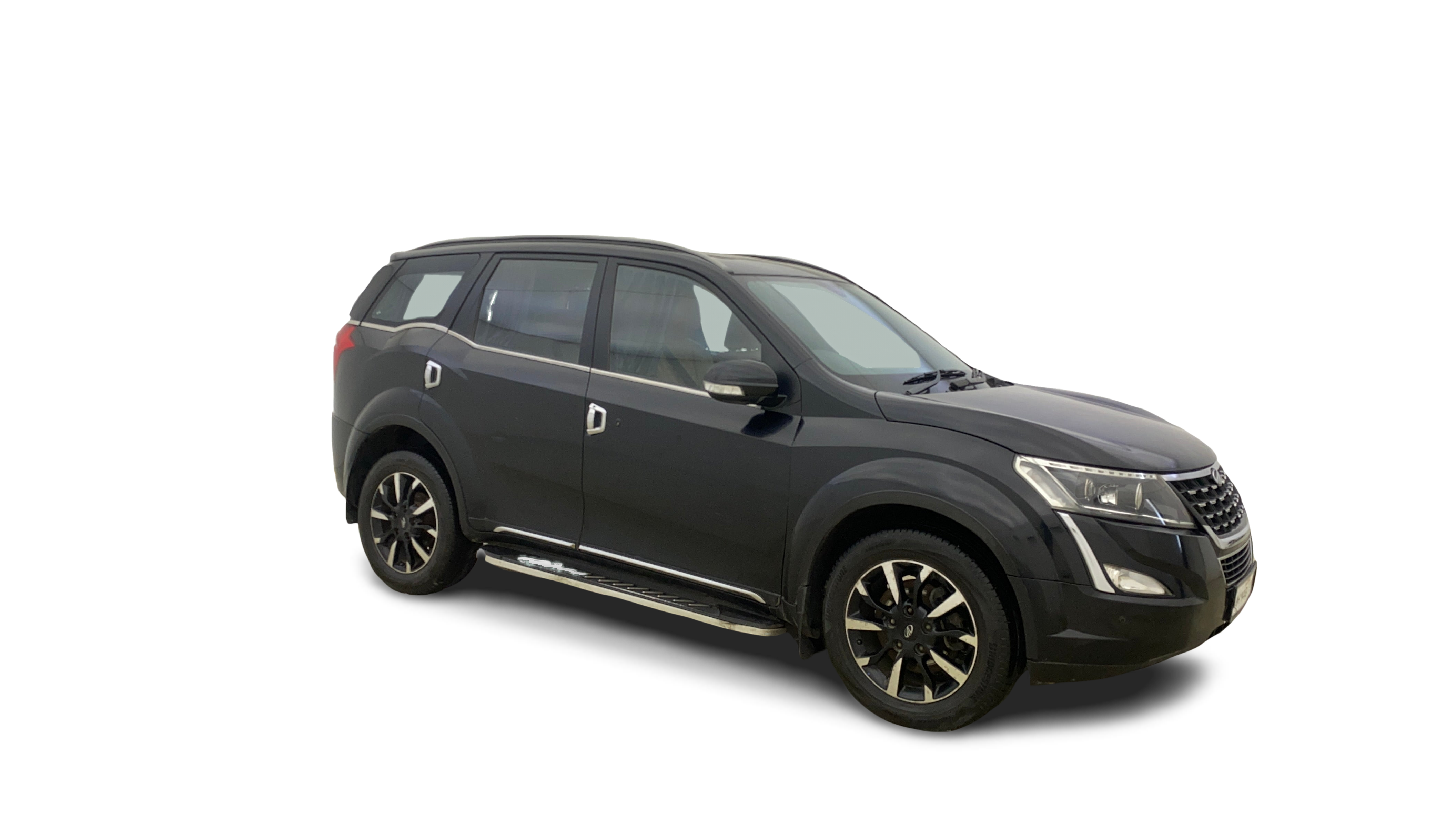Mahindra XUV500-img
