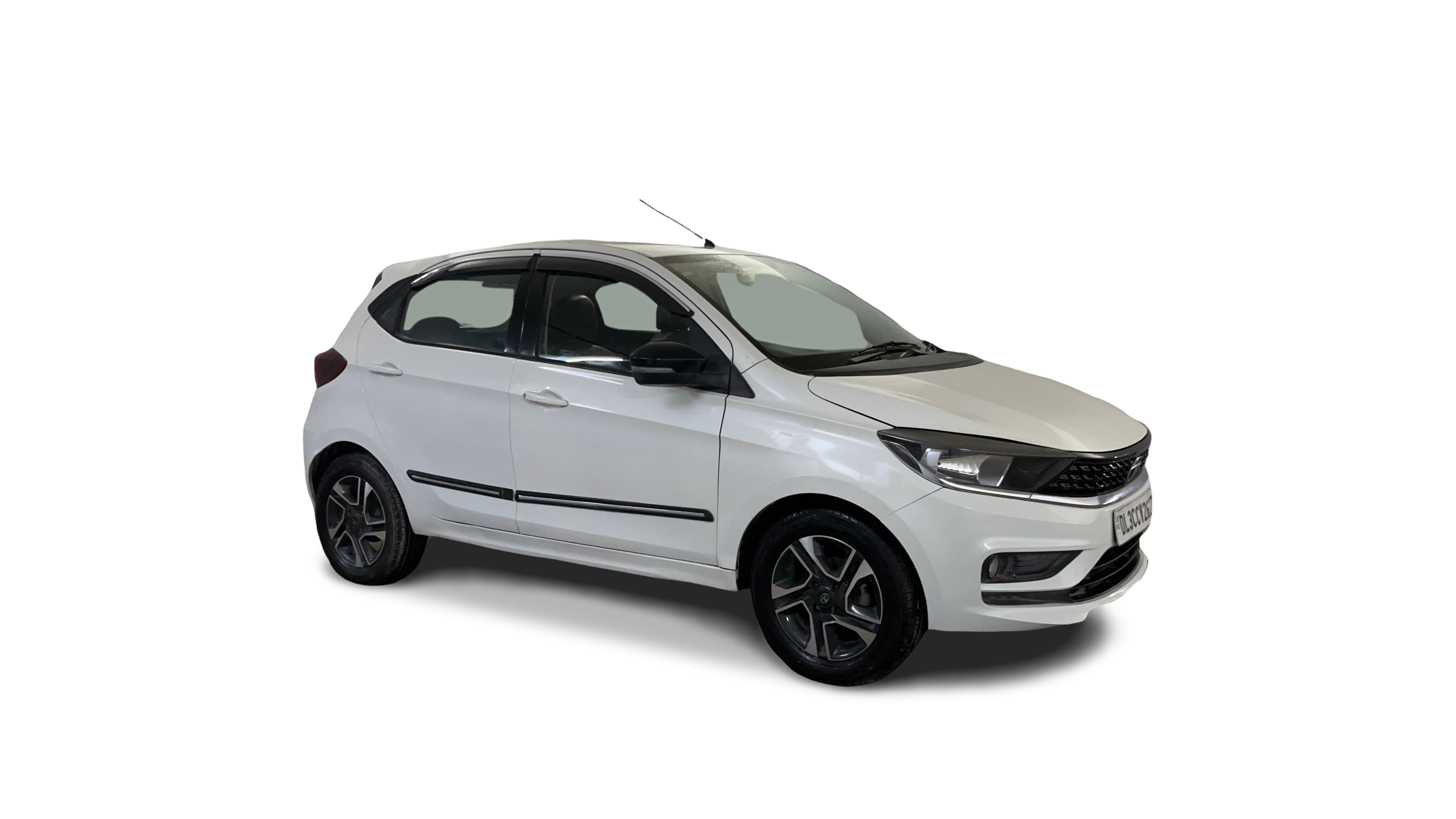 Tata Tiago-img