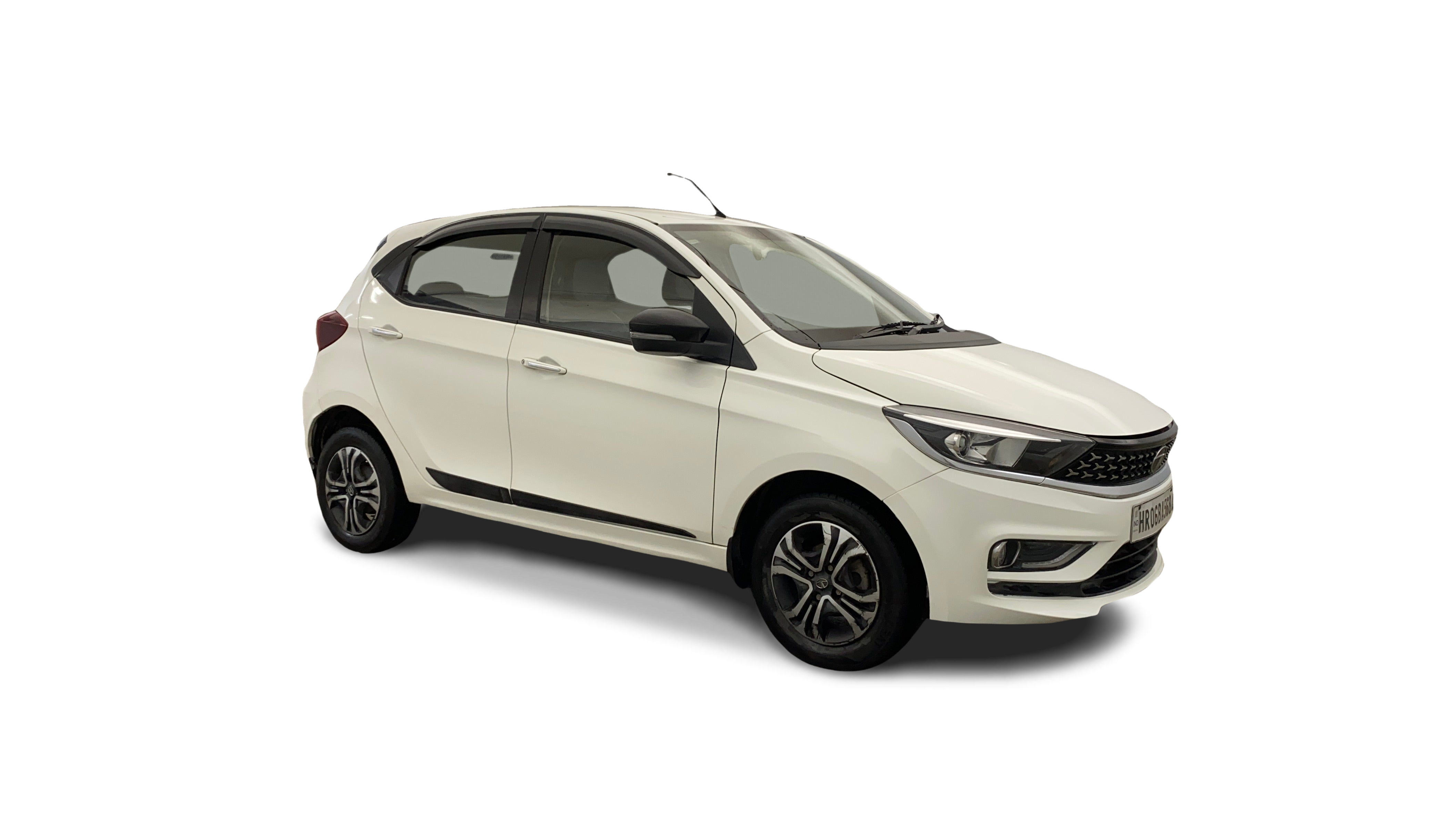 Tata Tiago-img