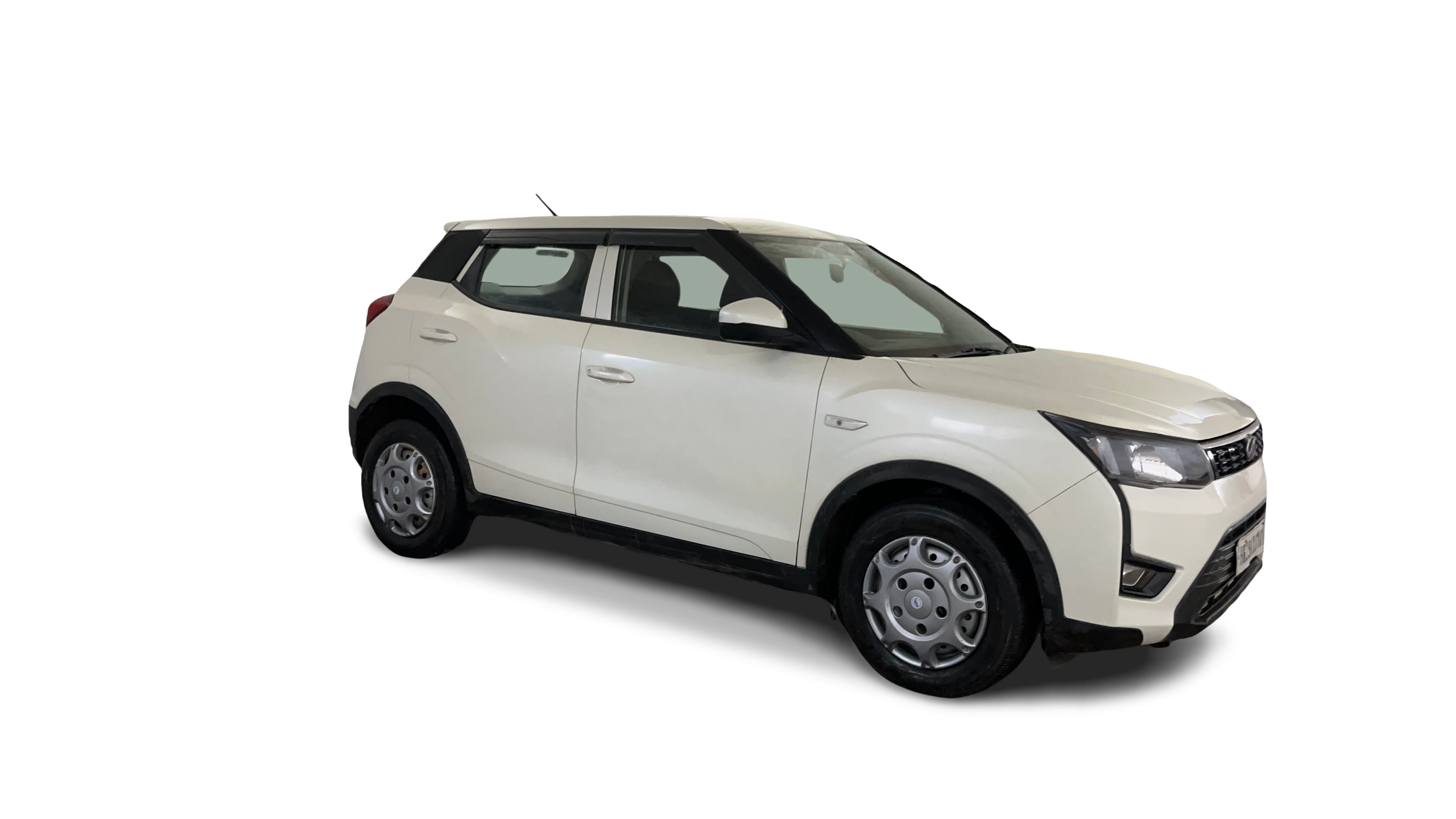 Mahindra XUV300-img