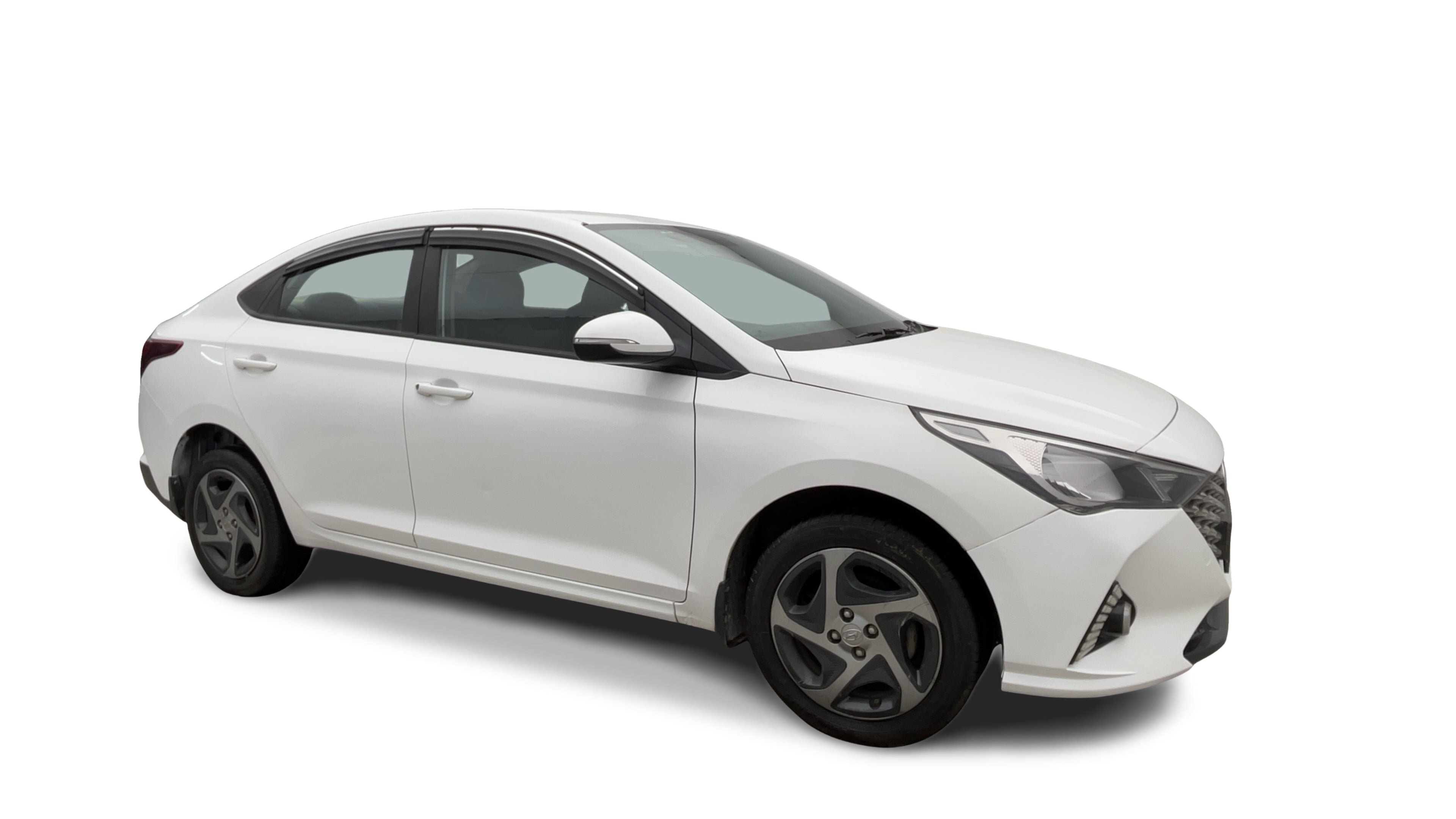 Hyundai Verna-img