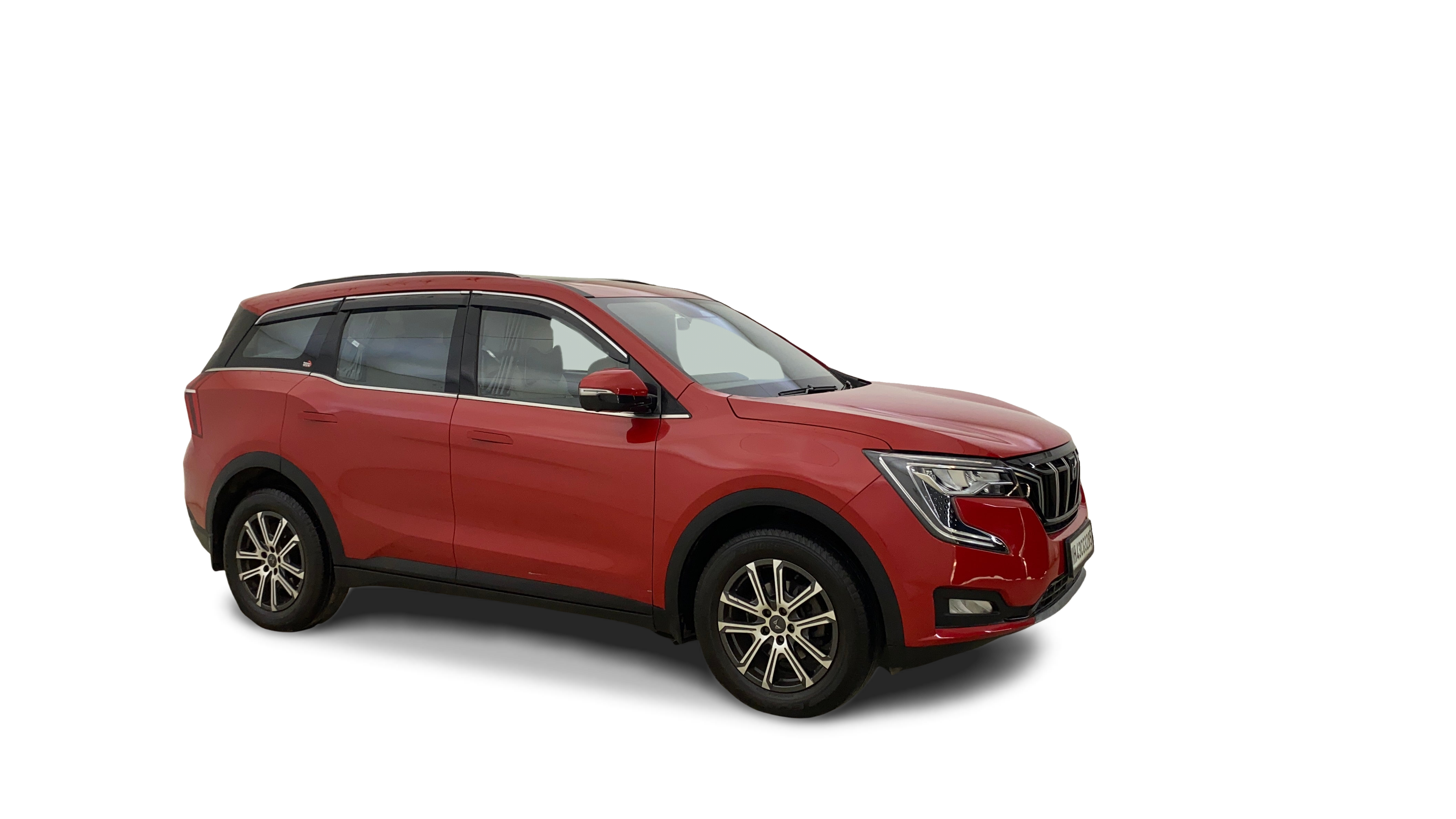 Mahindra XUV700-img