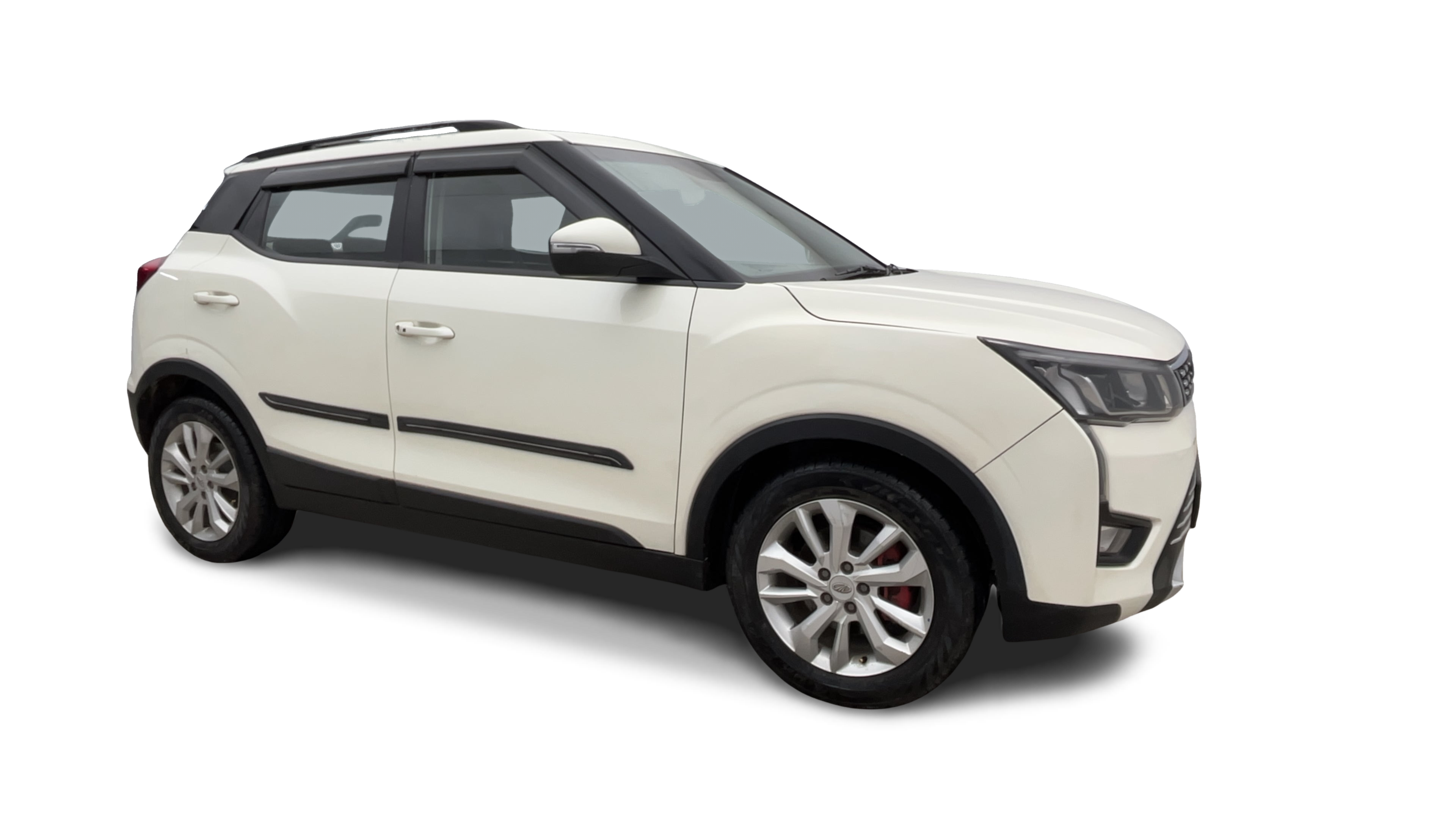Mahindra XUV300-img