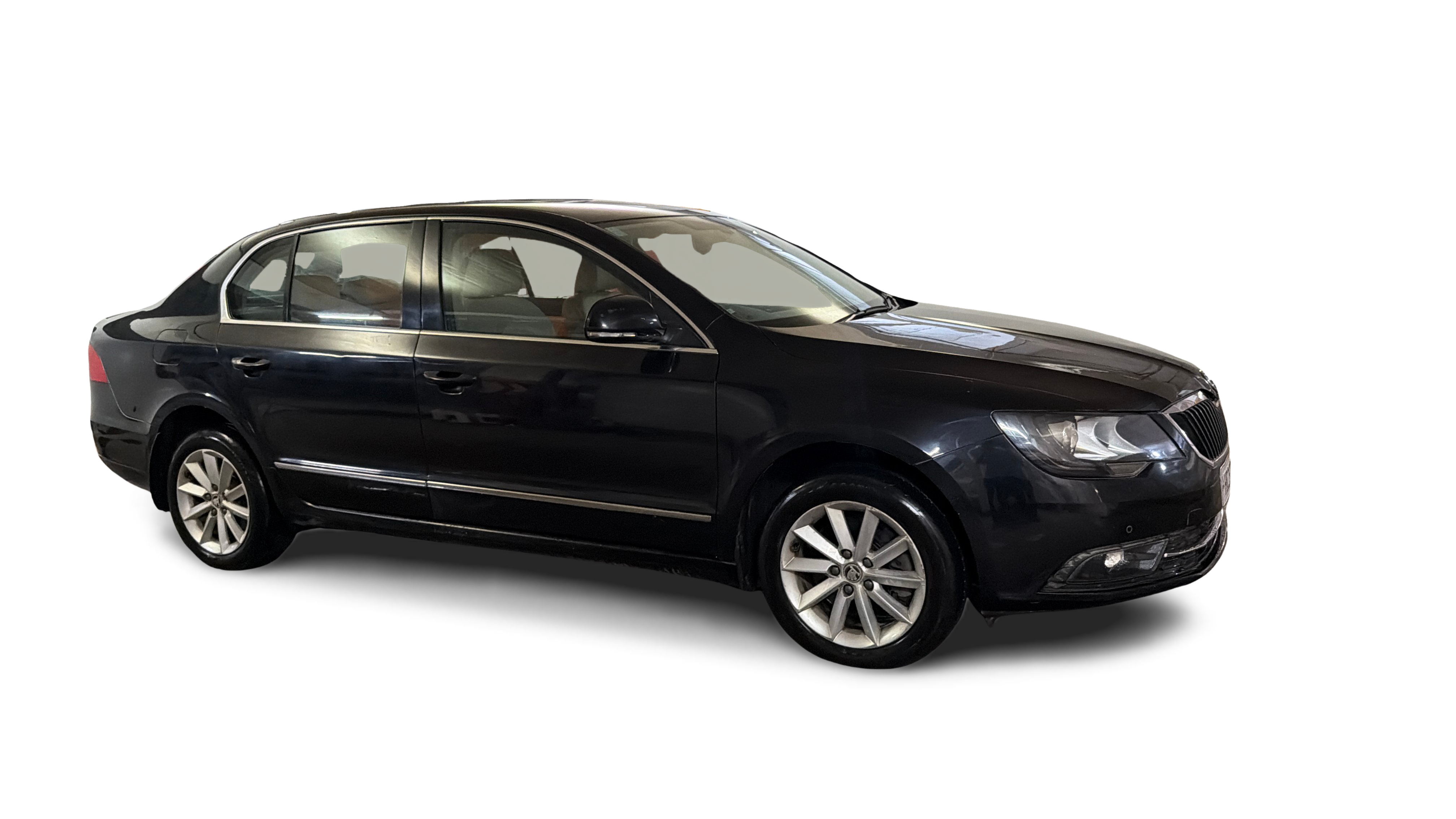 2014 Skoda Superb - Sedan - Petrol - Automatic - ₹5.00 lakh