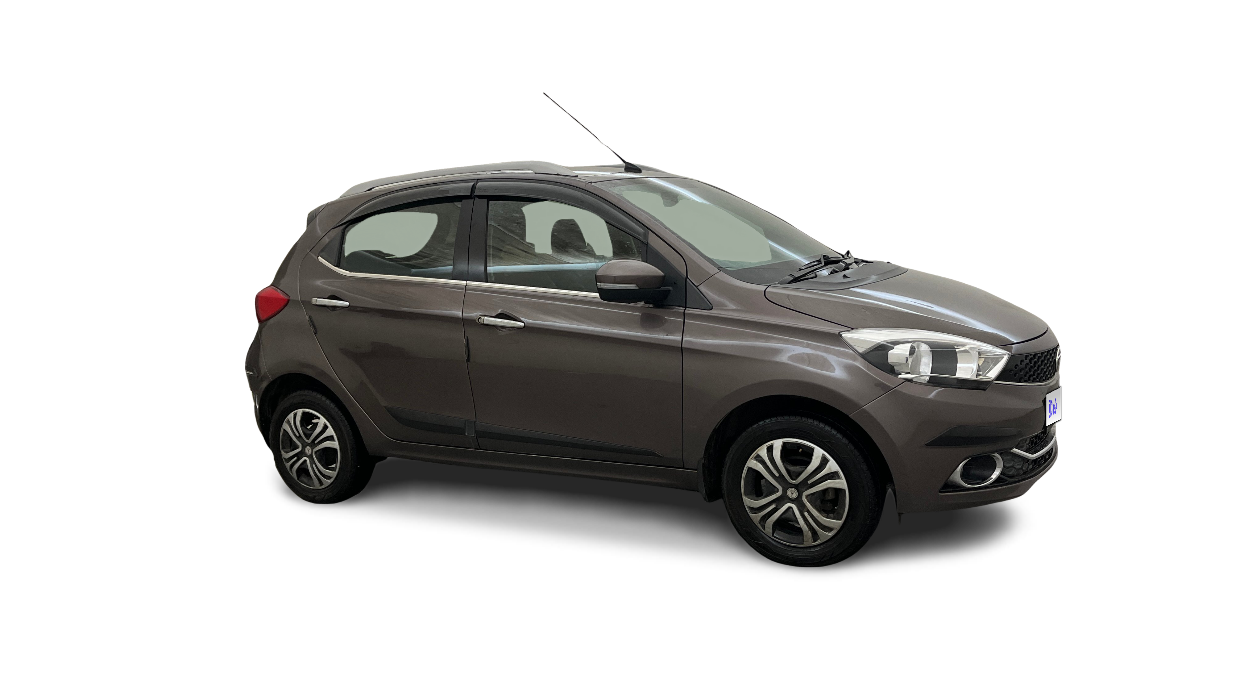 2018 Tata Tiago - Hatchback - Petrol - Manual - ₹3.80 lakh