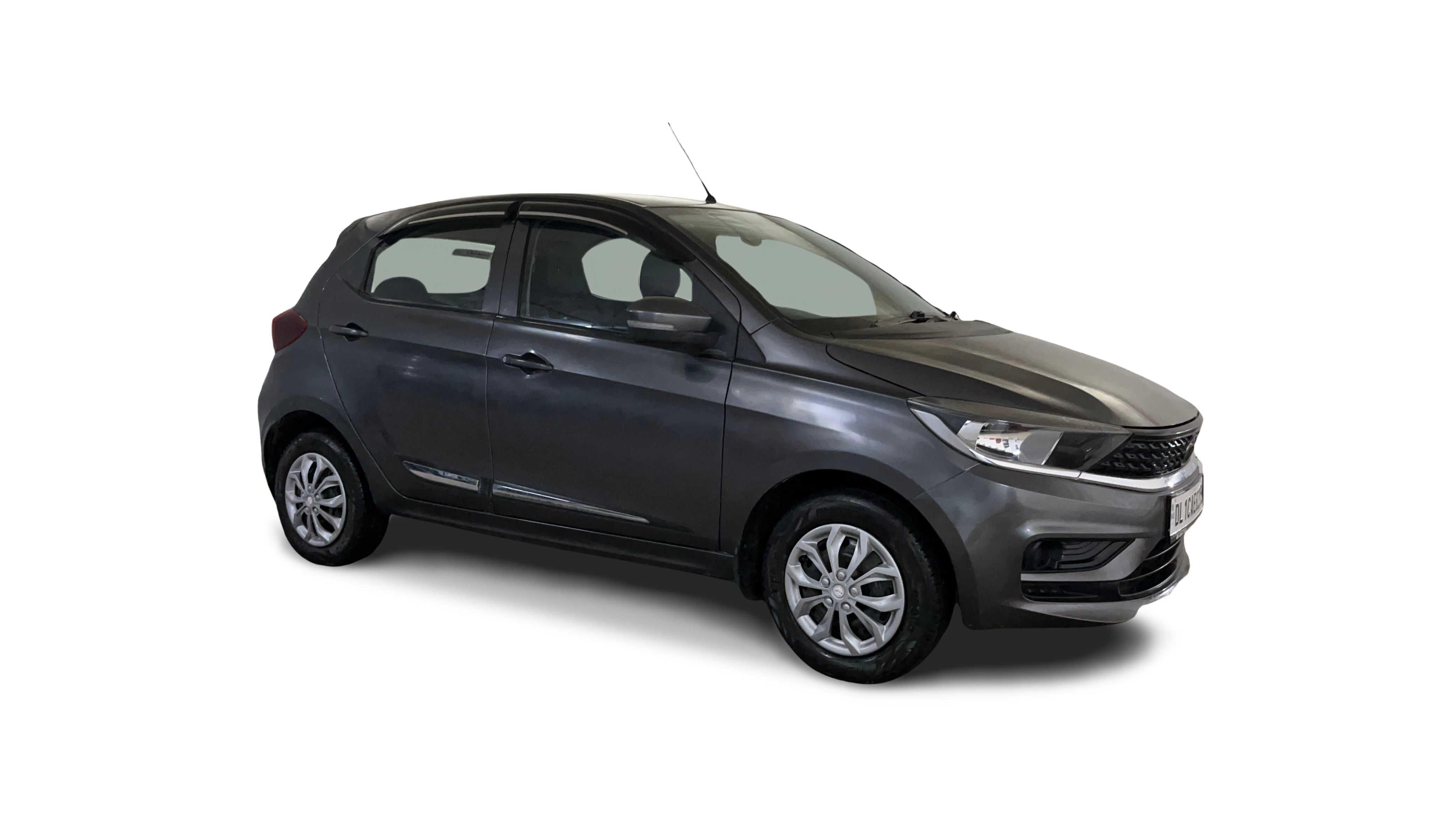 Tata Tiago-img