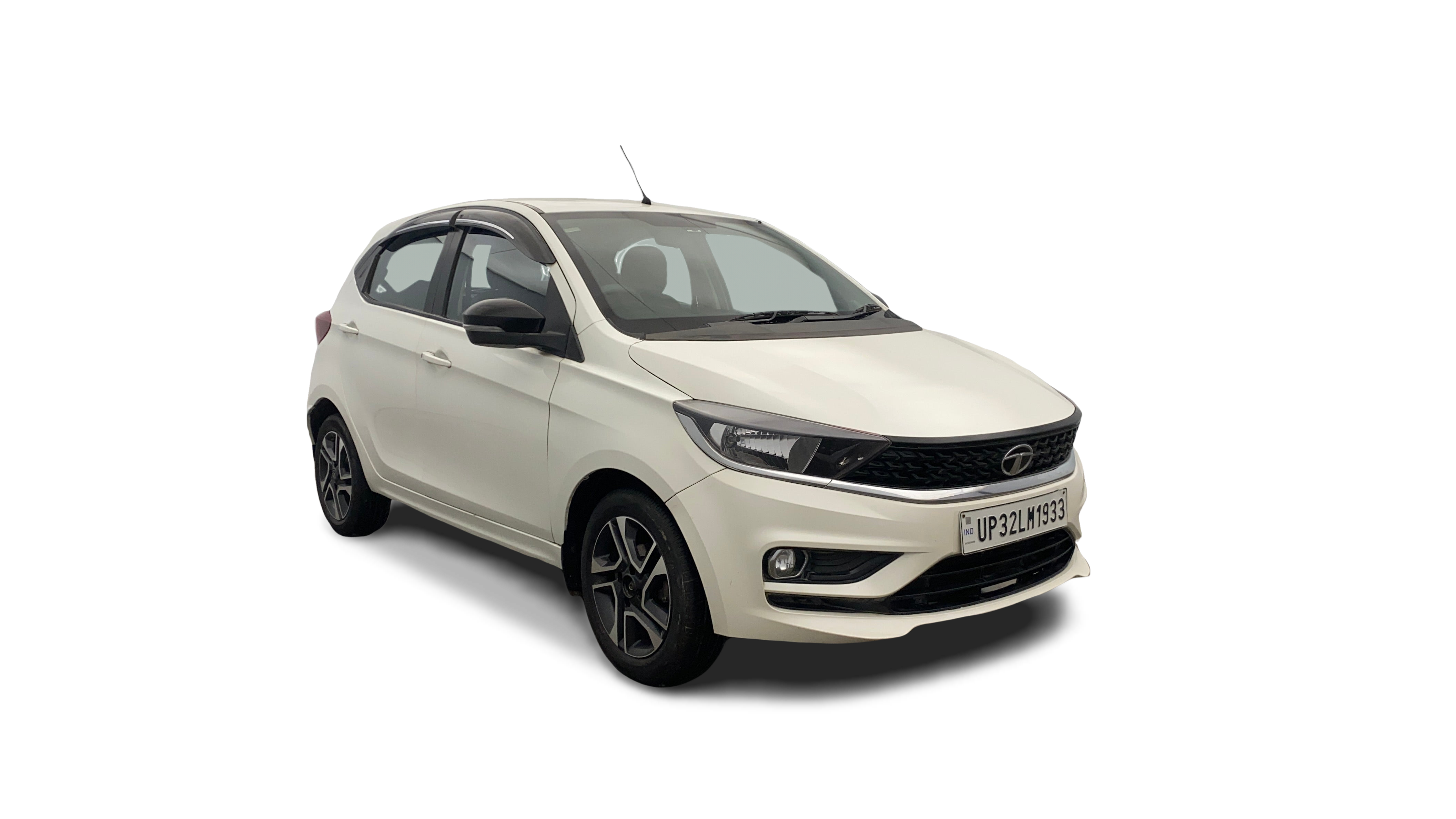 Tata Tiago-img