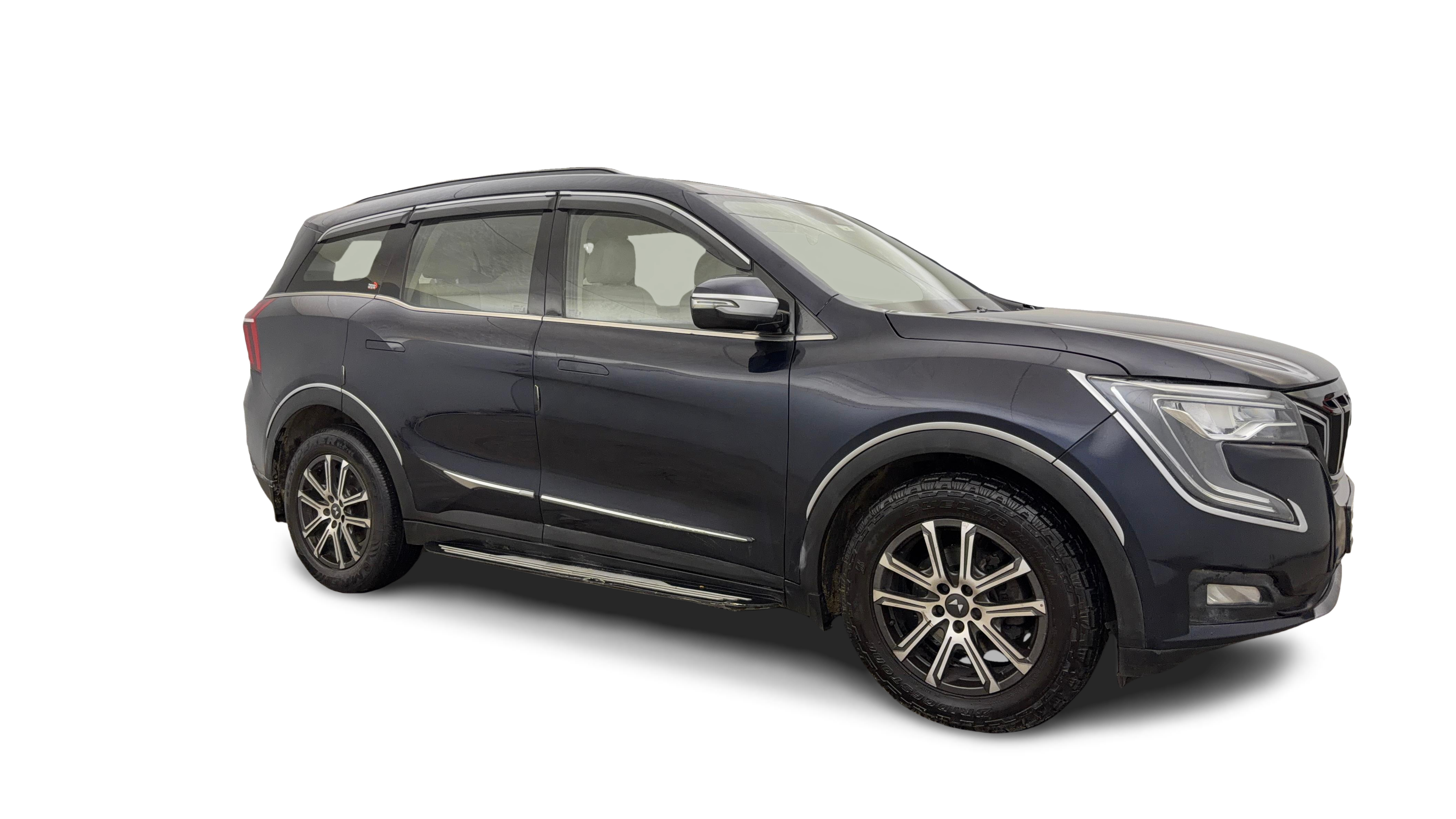 2022 Mahindra XUV700 - SUV - Petrol - Automatic - ₹14.50 lakh