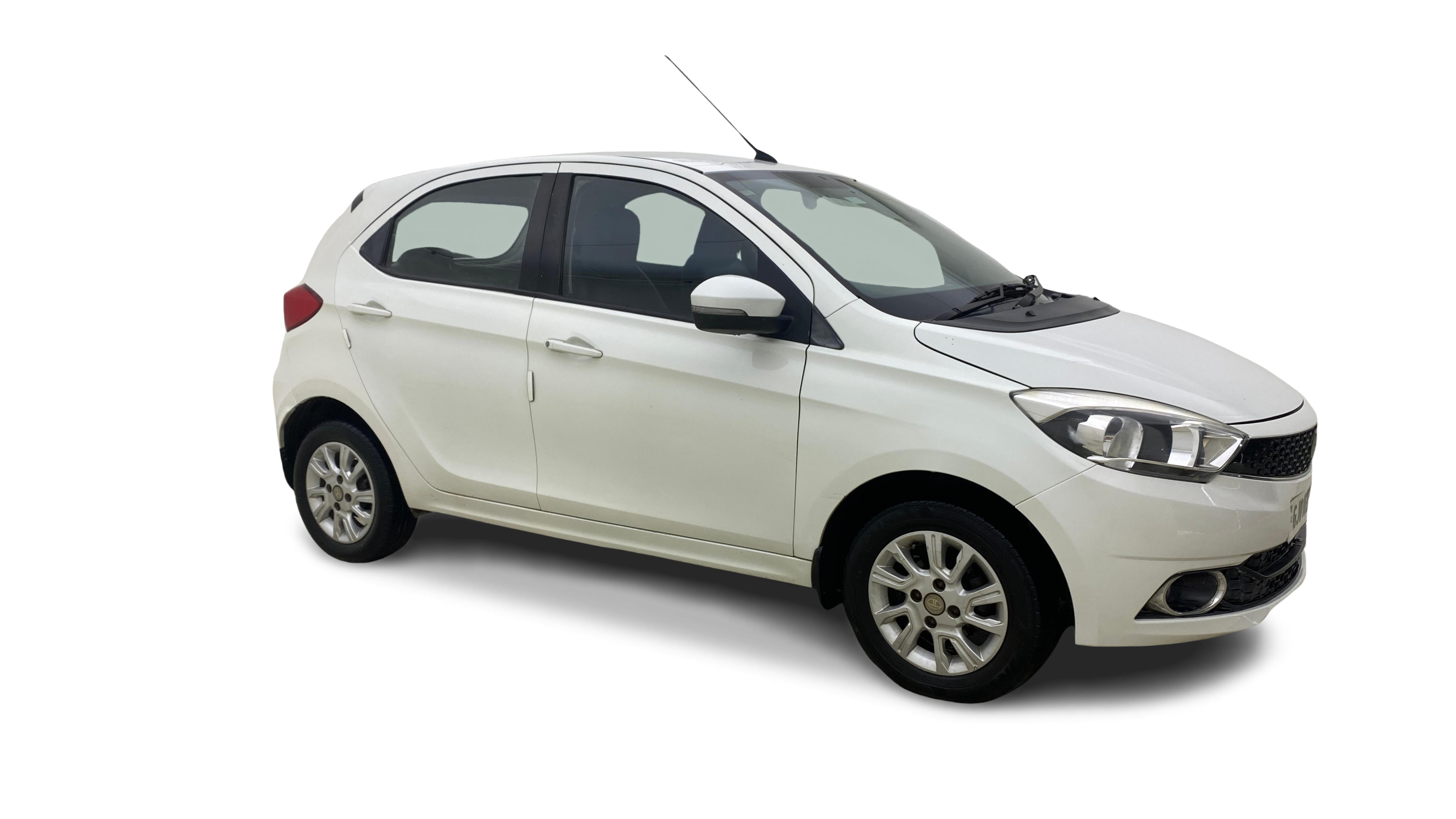 2018 Tata Tiago - Hatchback - Petrol - Manual - ₹2.96 lakh