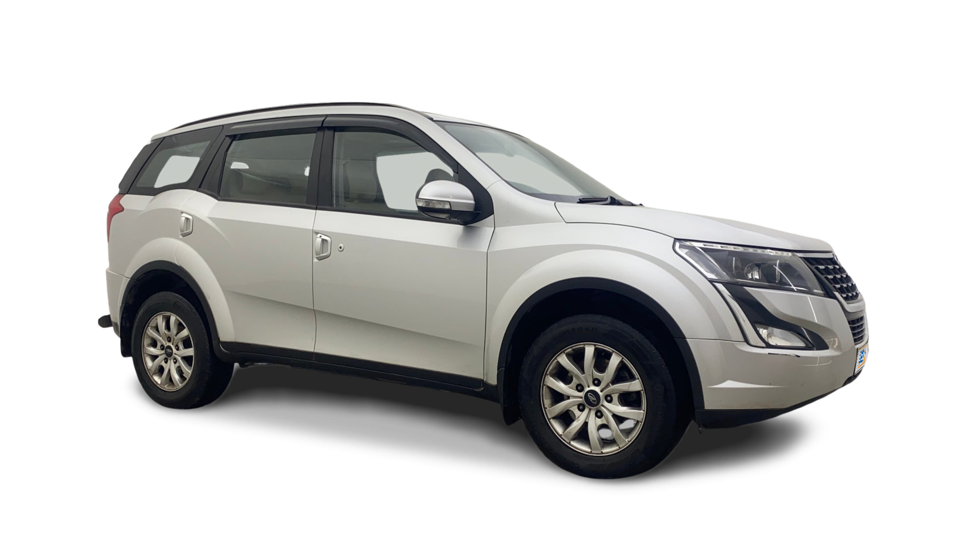 Mahindra XUV500-img