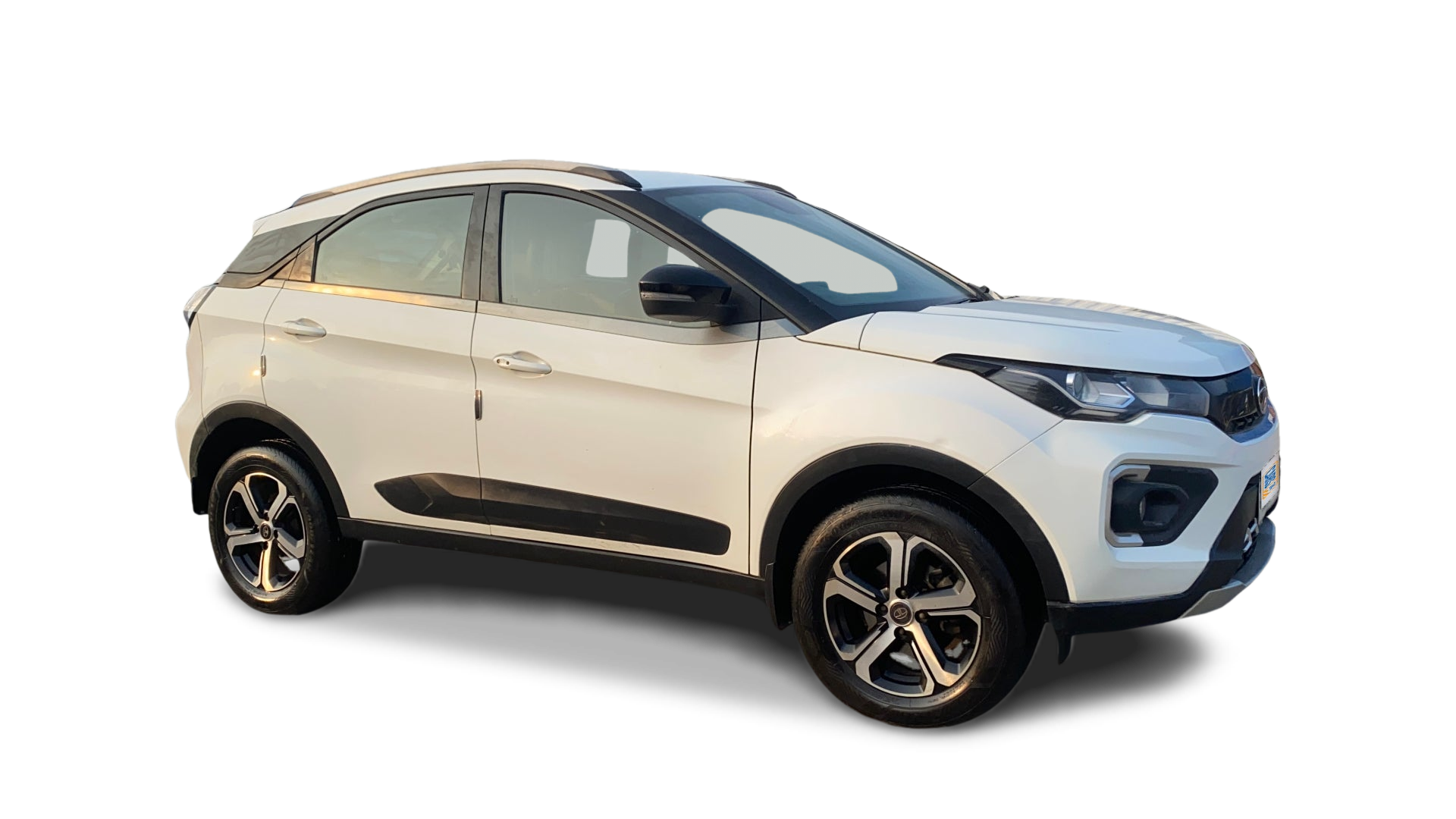 Tata NEXON-img