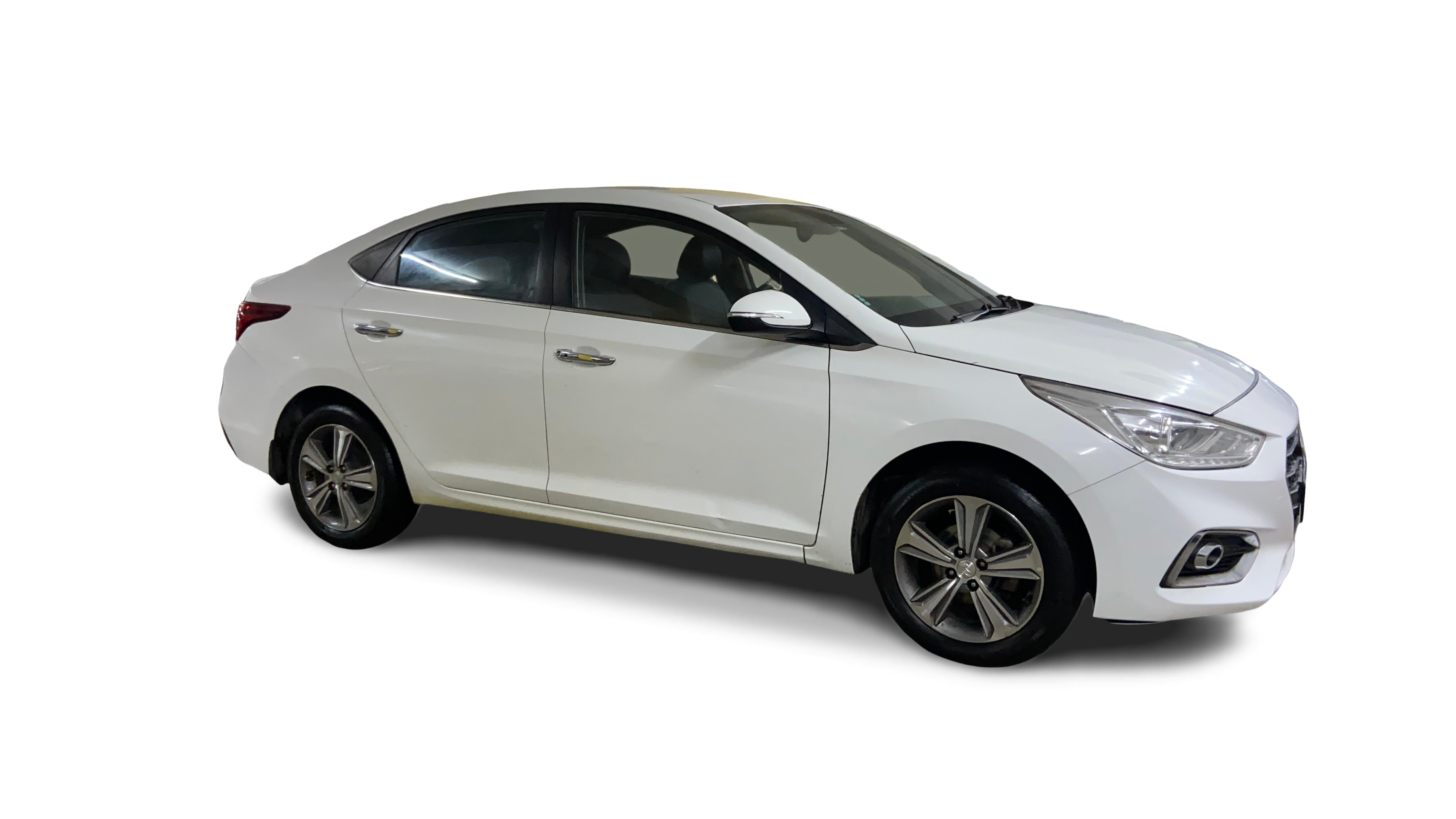 Hyundai Verna-img