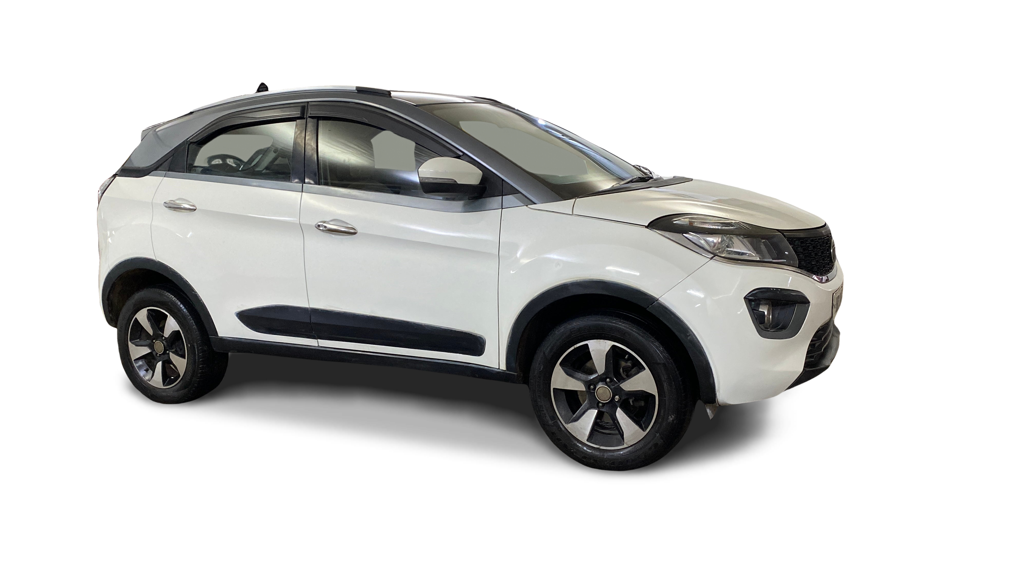 2018 Tata NEXON - SUV - Petrol - Automatic - ₹4.32 lakh