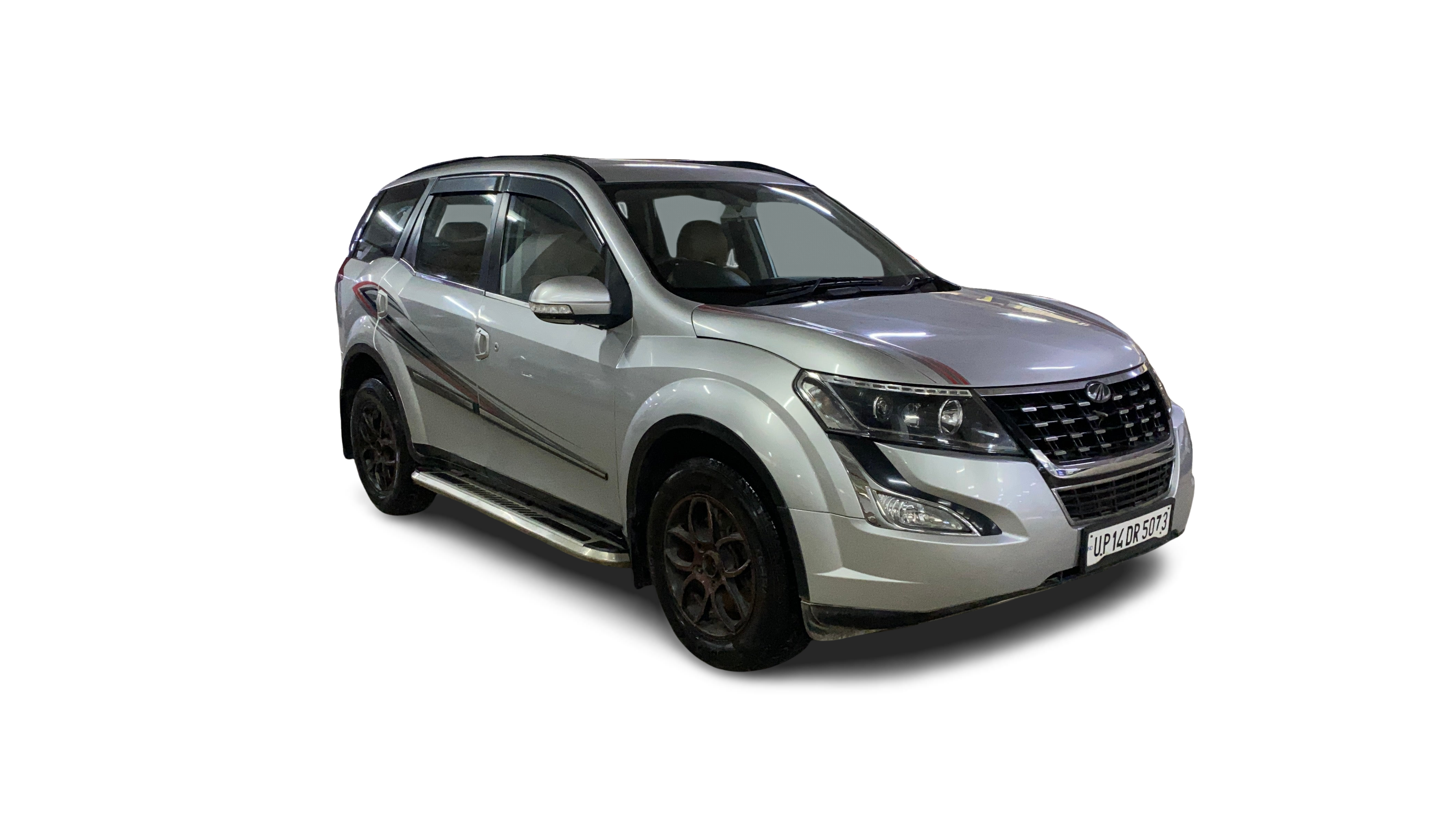 Mahindra XUV500-img