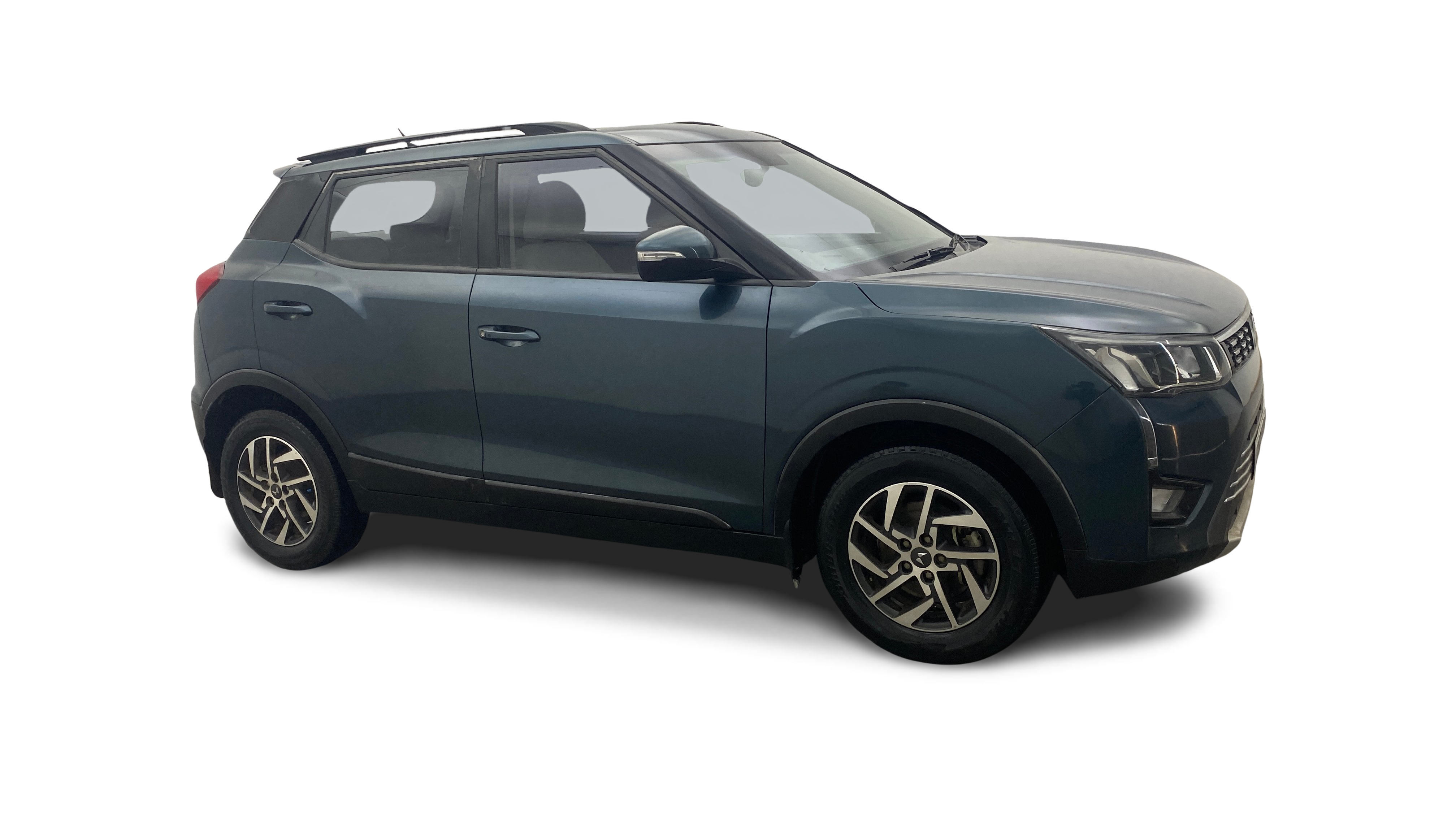 2022 Mahindra XUV300 - SUV - Petrol - Automatic - ₹9.45 lakh