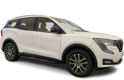 Mahindra XUV700-img