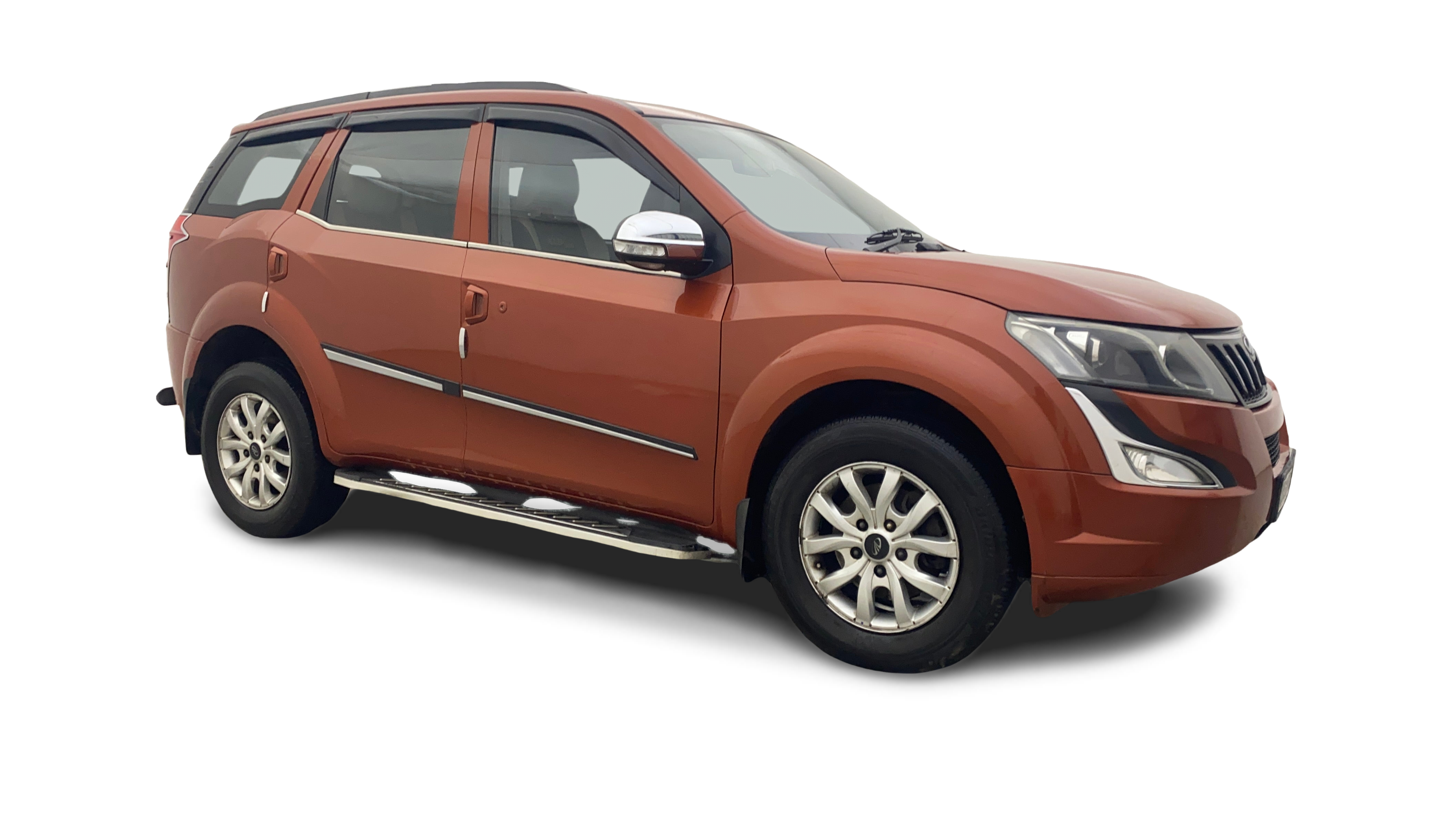 Mahindra XUV500-img