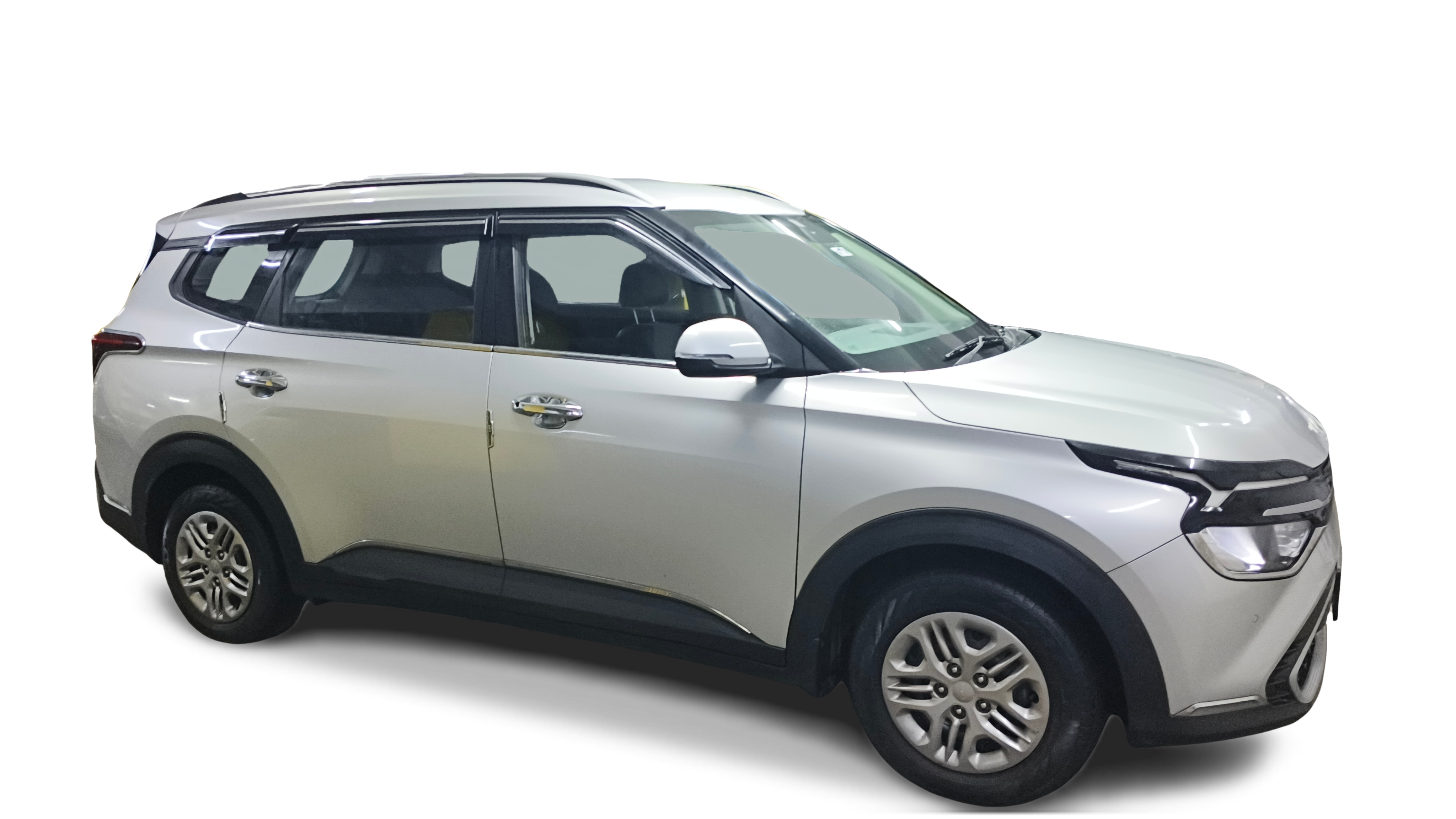 2023 KIA CARENS - SUV - Petrol - Manual - ₹9.75 lakh