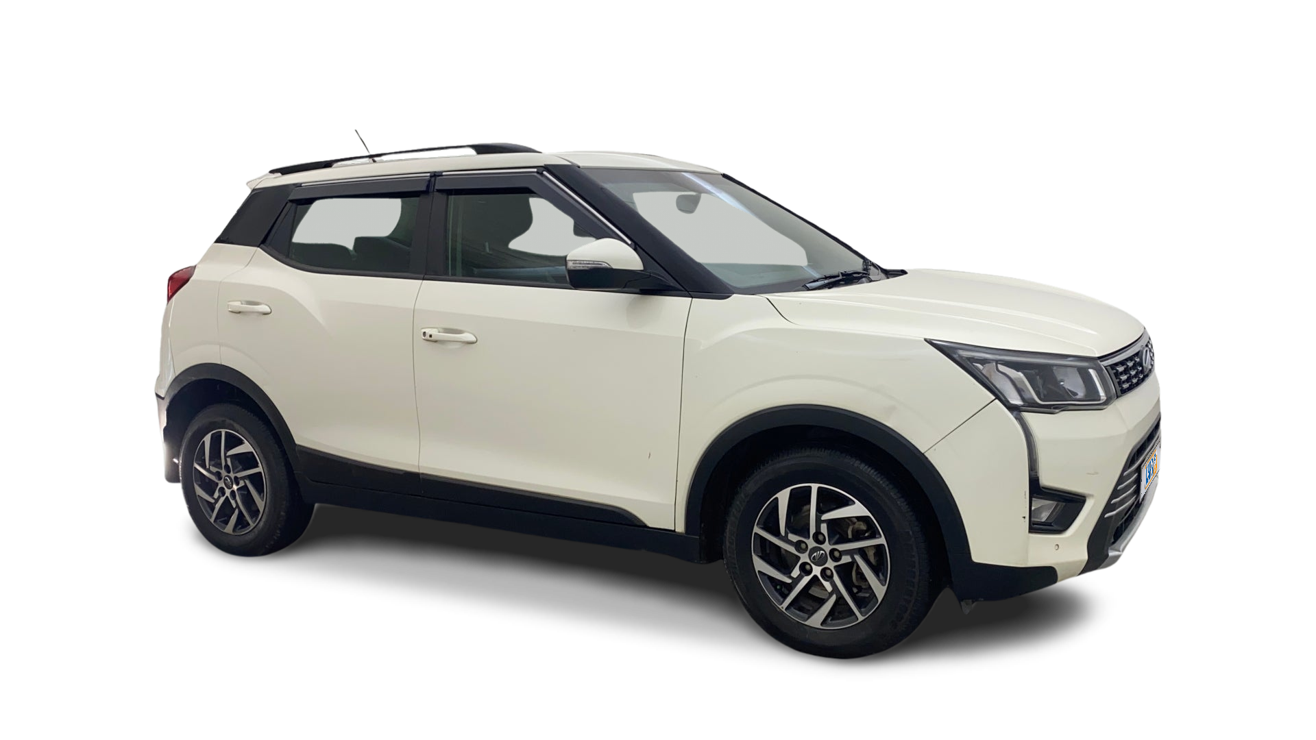 Mahindra XUV300-img