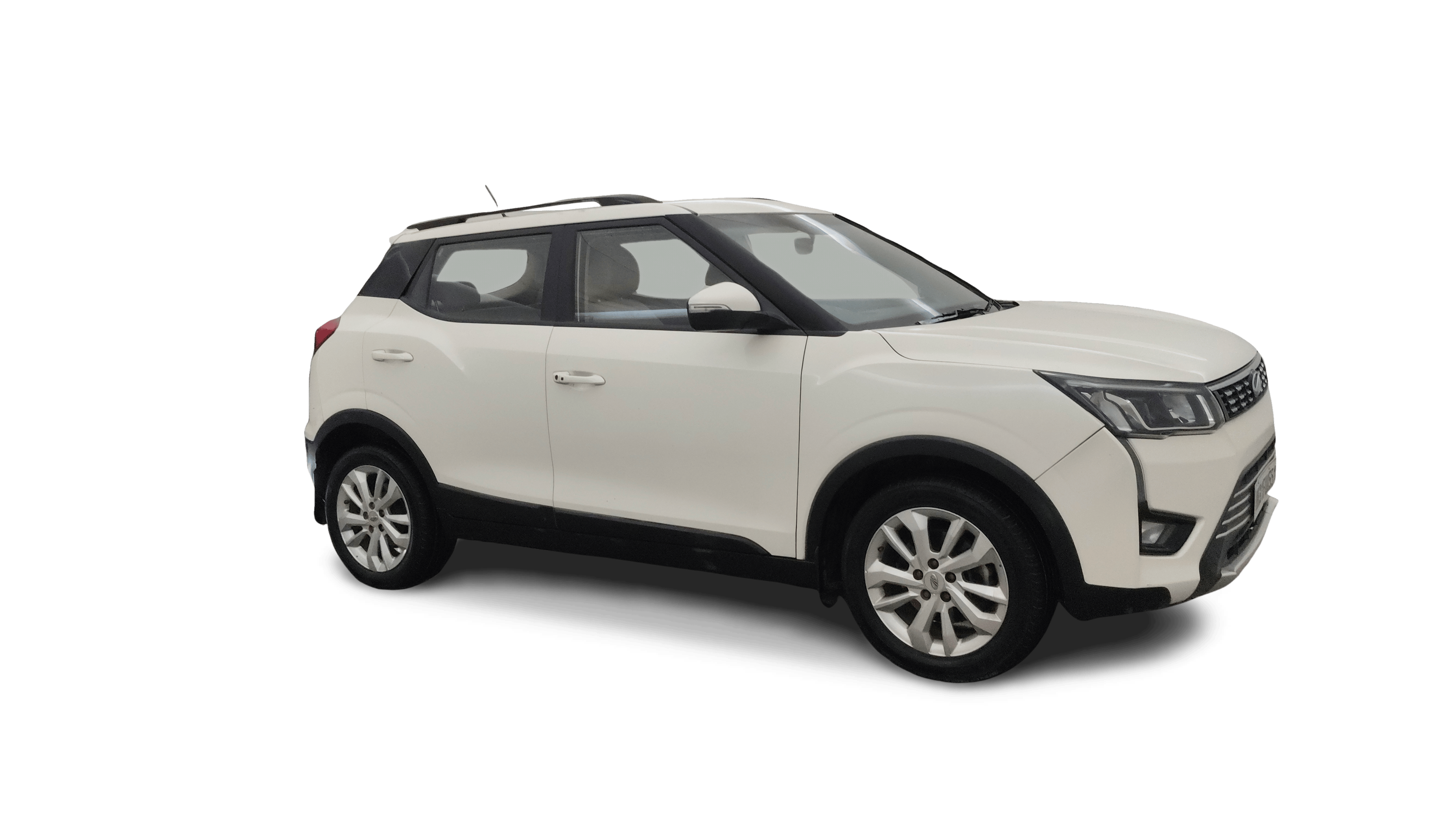 2022 Mahindra XUV300 - SUV - Petrol - Manual - ₹7.29 lakh