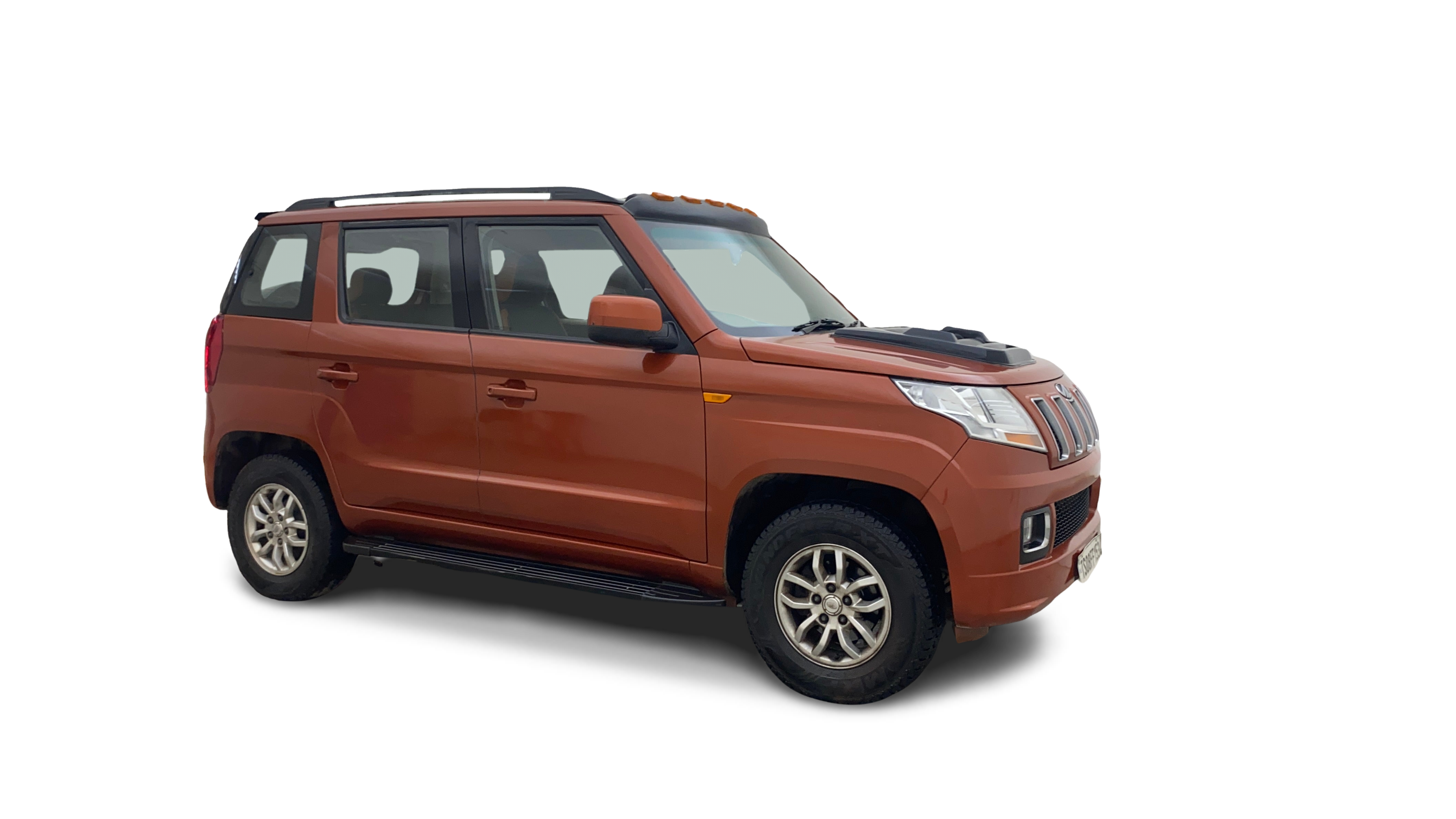 Mahindra TUV300-img