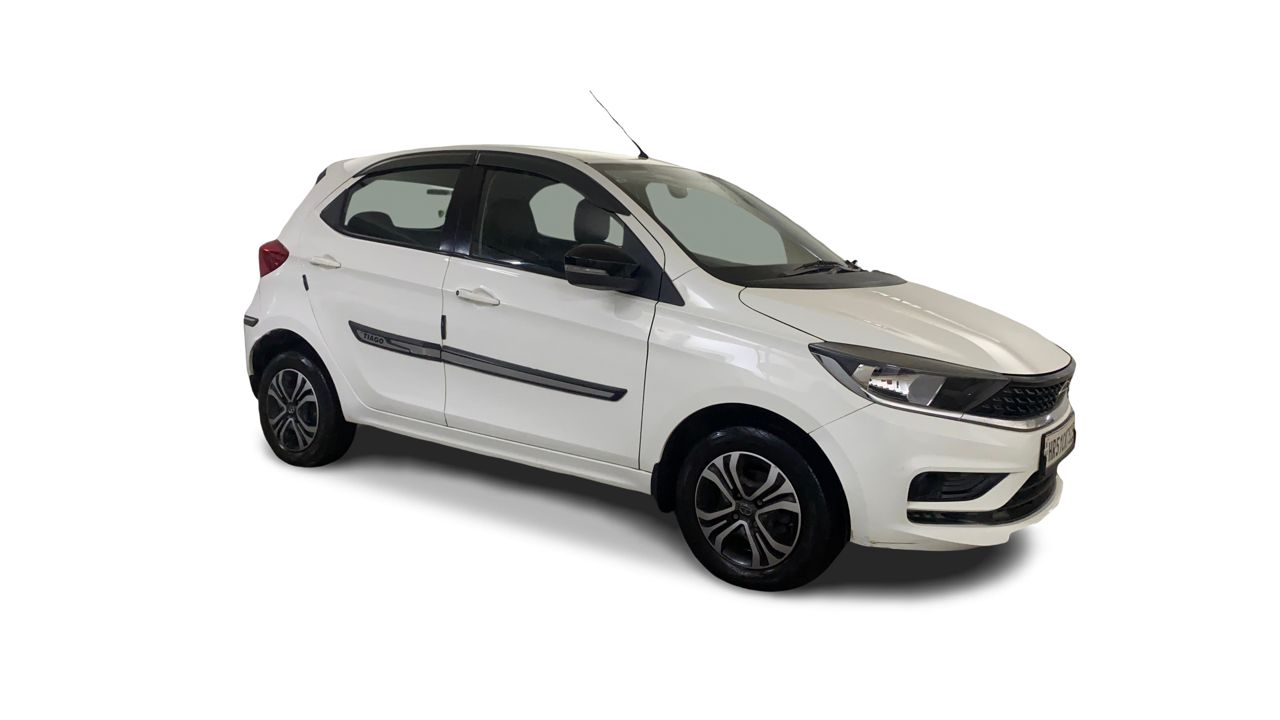 Tata Tiago-img