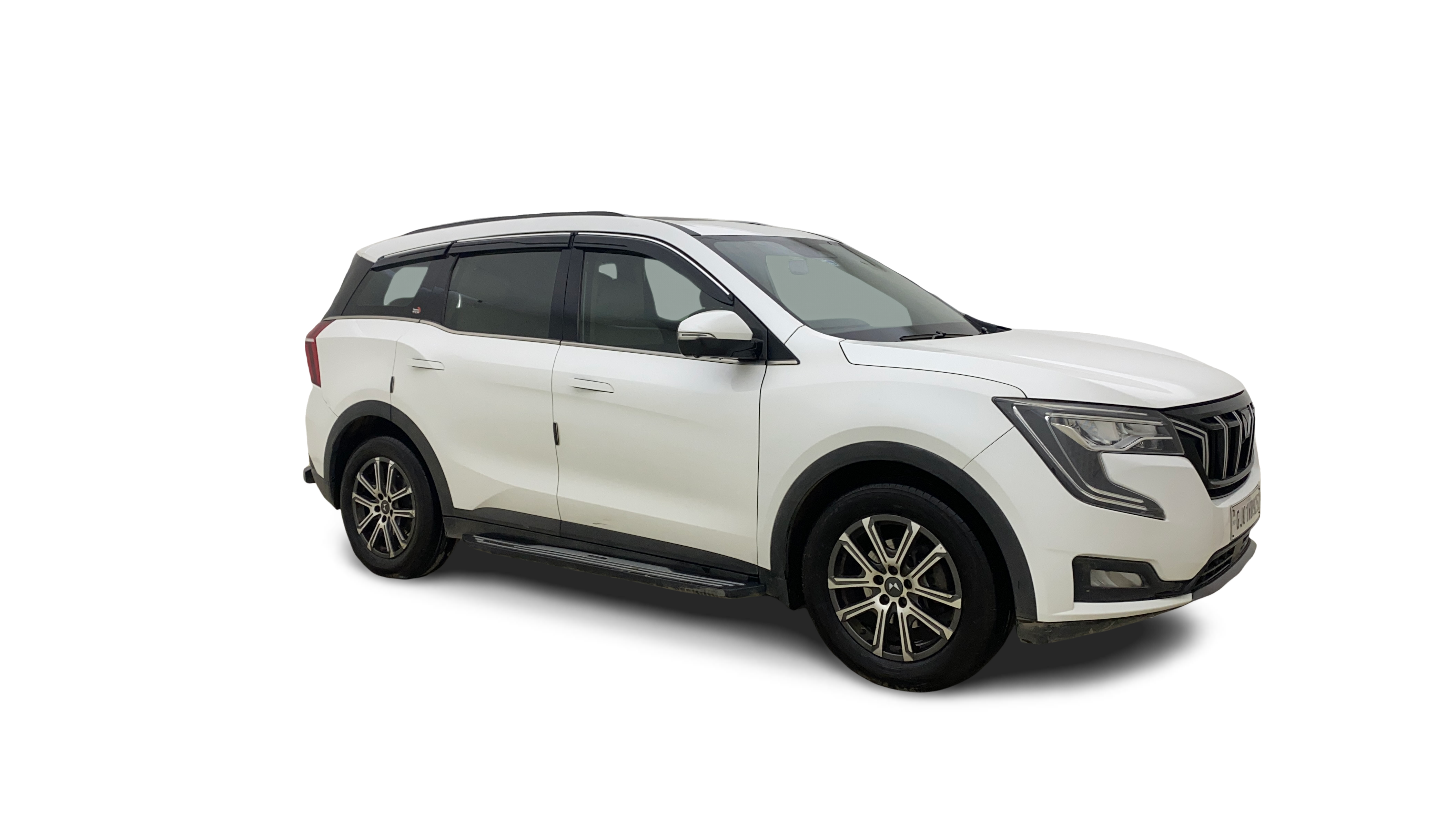 2021 Mahindra XUV700 - SUV - Diesel - Automatic - ₹13.50 lakh