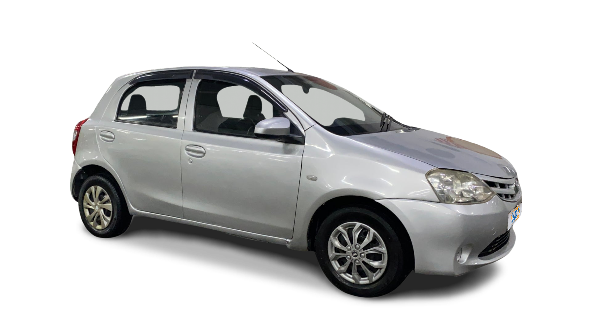 Toyota Etios Liva-img