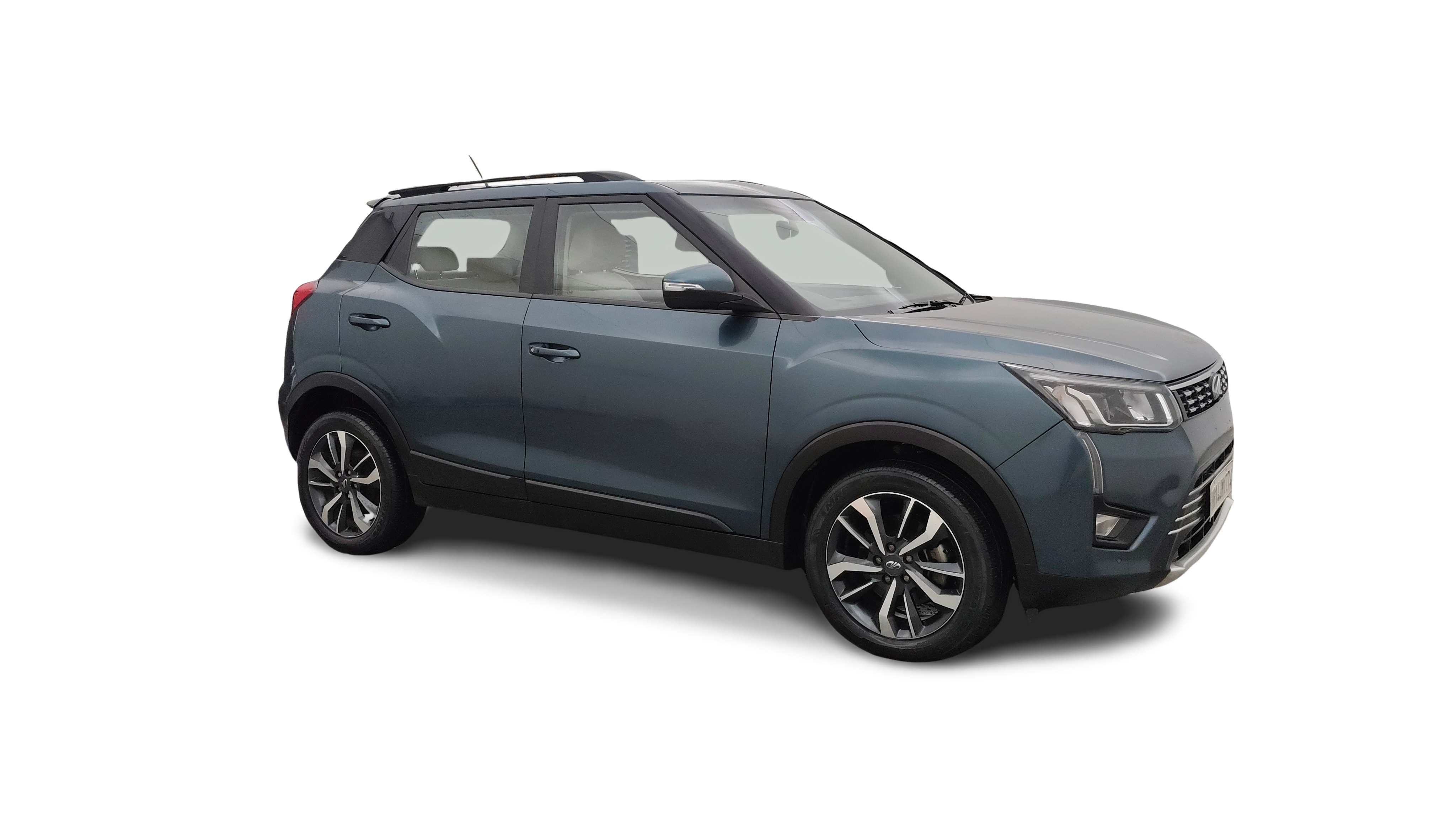 2021 Mahindra XUV300 - SUV - Petrol - Manual - ₹7.35 lakh