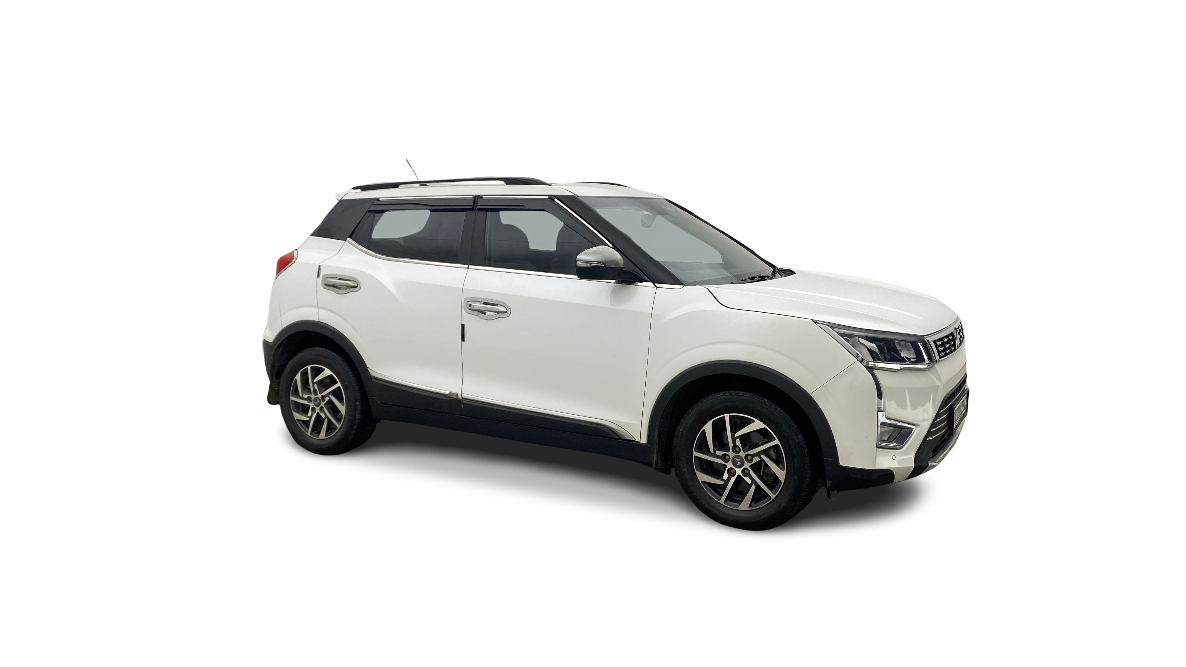 2024 Mahindra XUV300 - SUV - Petrol - Automatic - ₹11.05 lakh