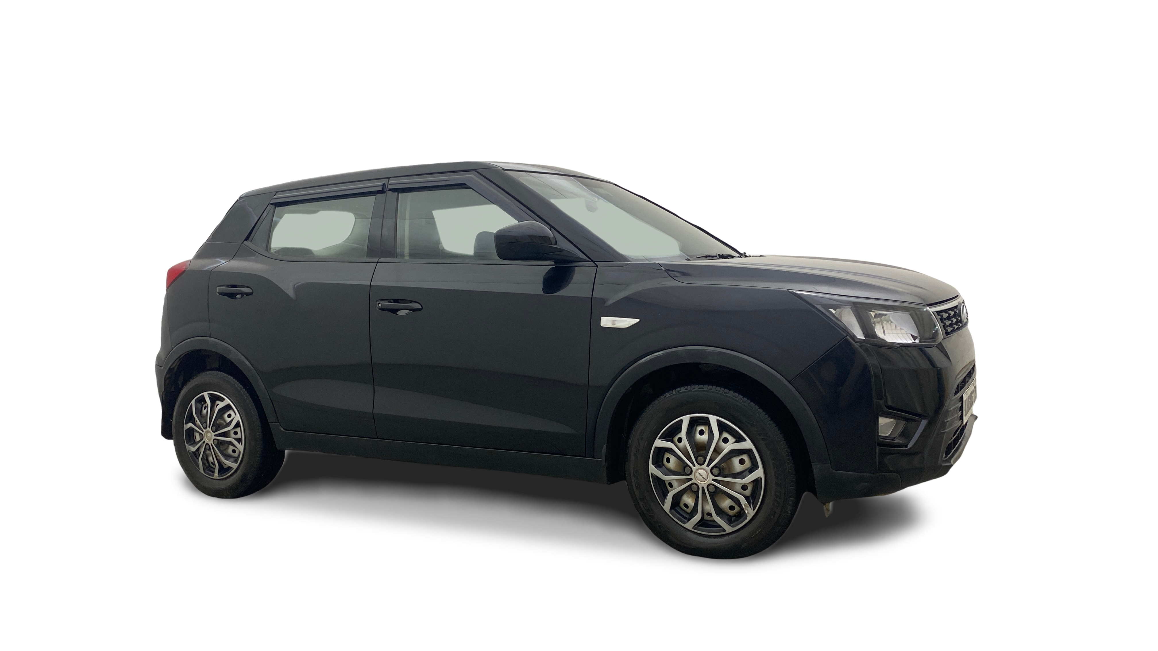 2022 Mahindra XUV300 - SUV - Petrol - Manual - ₹6.25 lakh