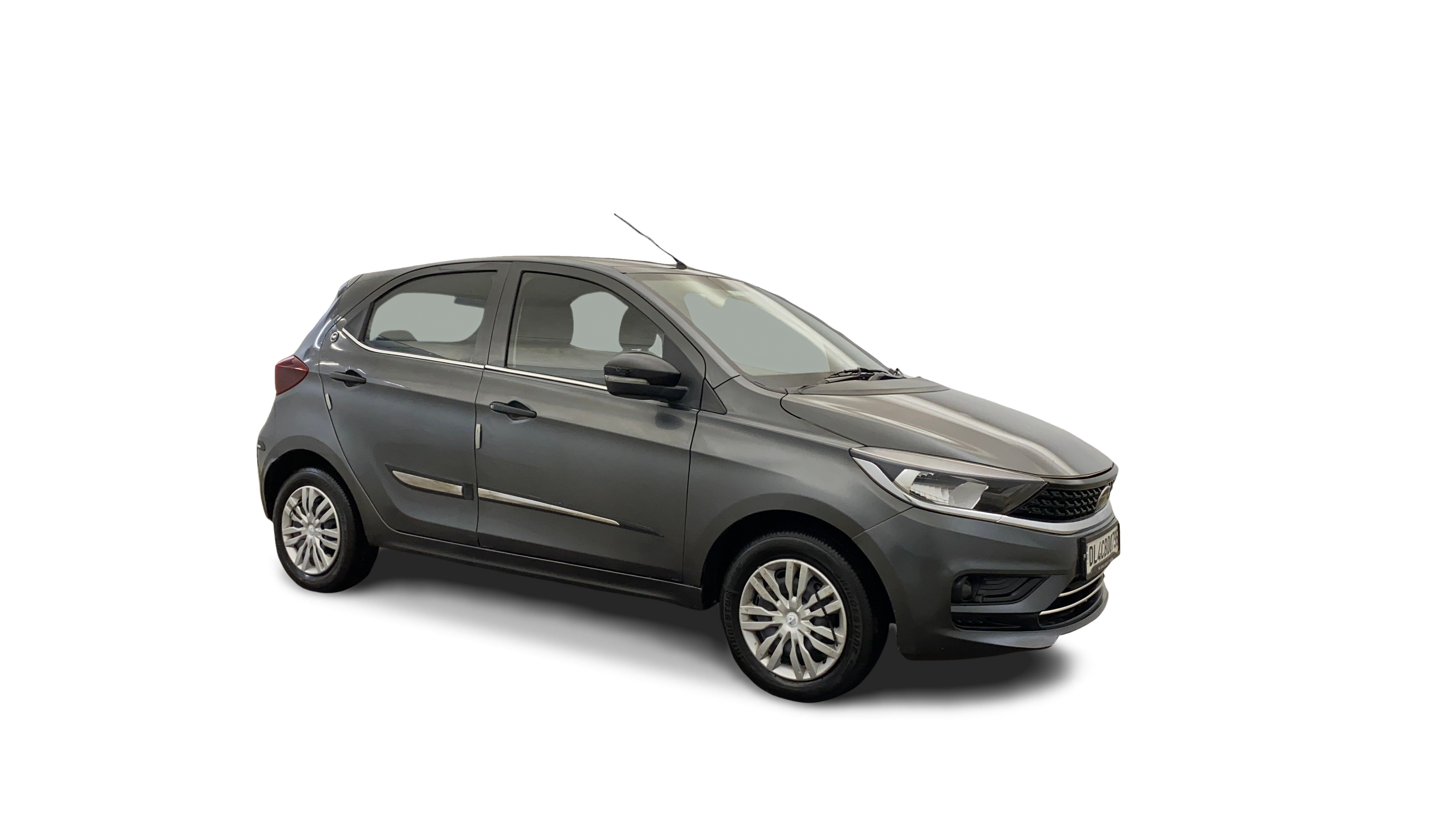 Tata Tiago-img